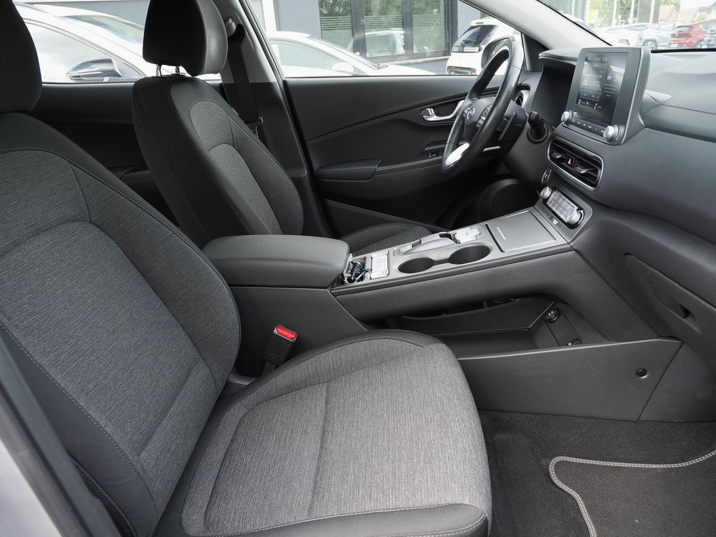 Hyundai KONA SELECT ELEKTRO 2WD - Samsaru's Car Outlet