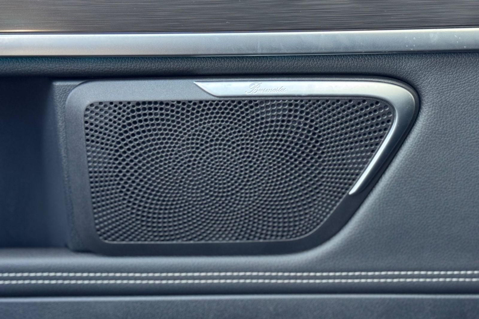 Mercedes-Benz V 300 d Exclusive - Samsaru's Car Outlet