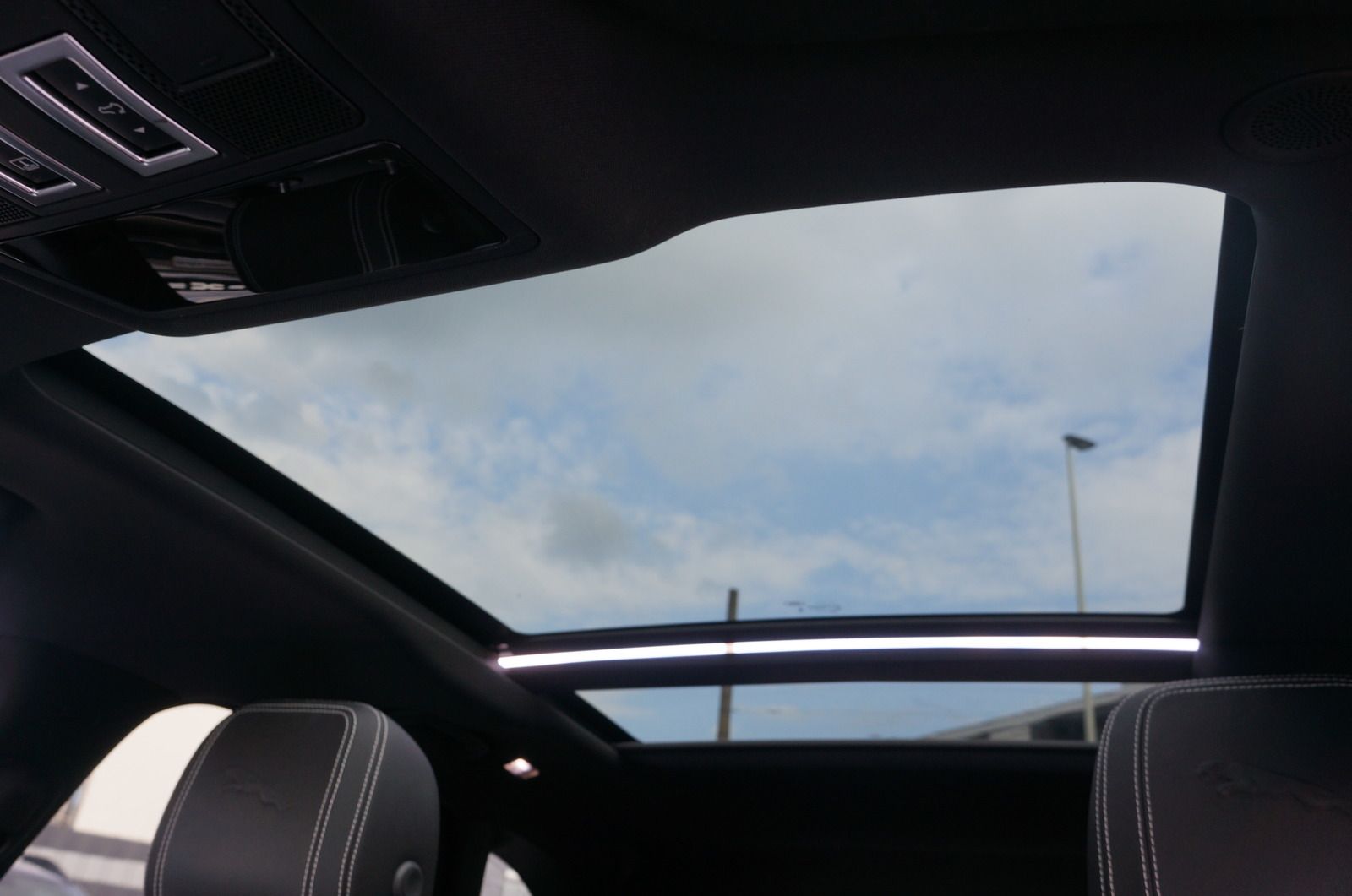 Jaguar F-PACE P400e R-DynamicS AWD Plug-In Hybrid 21Zol