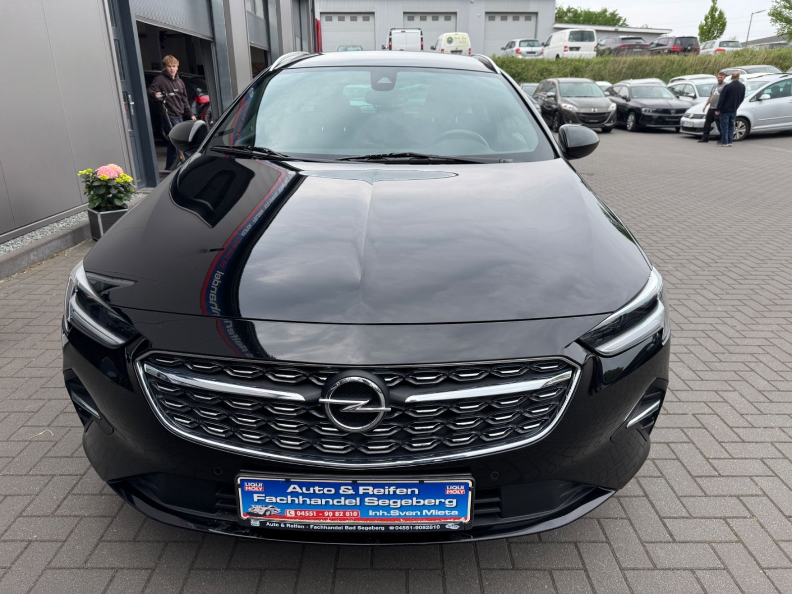 Opel Insignia B Sports Tourer Business - Samsaru's Car Outlet