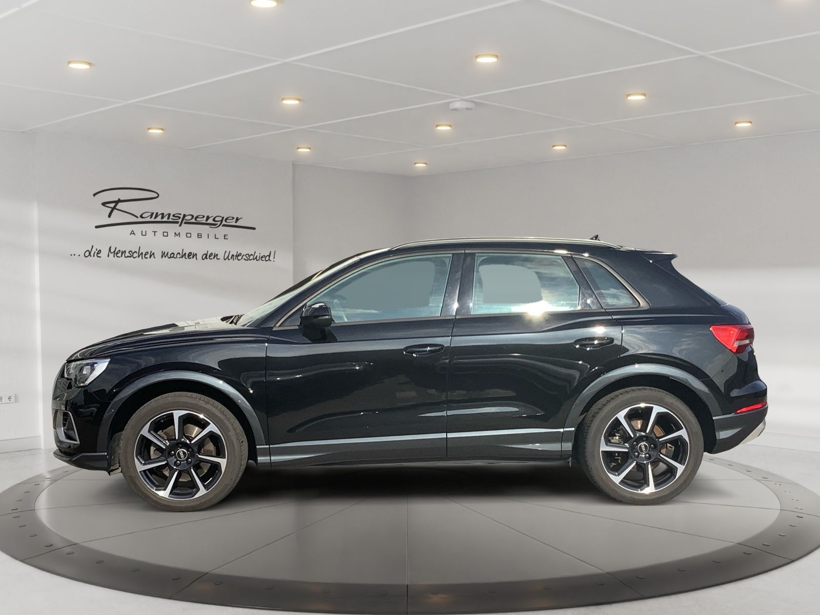 Audi Q3 advanced 45 TFSI quat. - Samsaru's Car Outlet