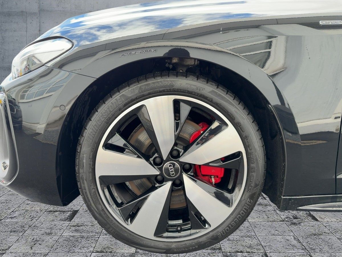 Audi A5 Avant e-hybrid 220kW S-LINE MATRIX+AHK+PANO