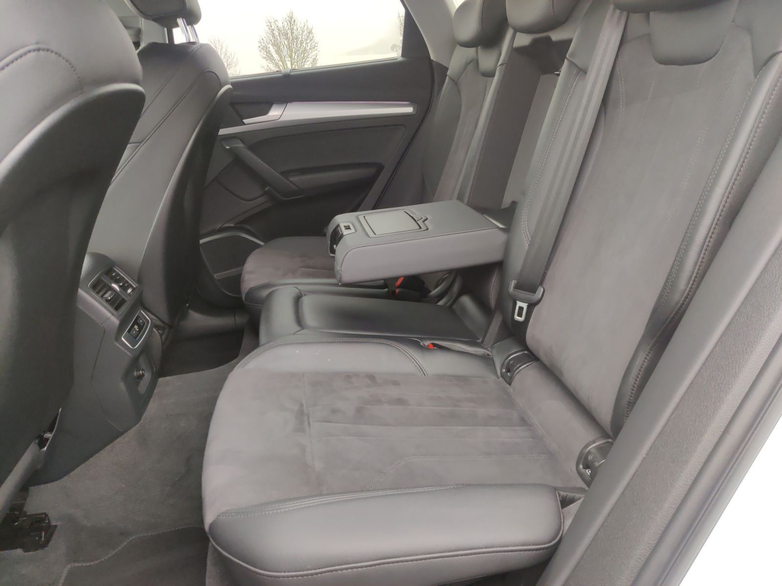 Audi Q5 55 TFSI e q. S-Tronic S-Line - Samsaru's Car Outlet