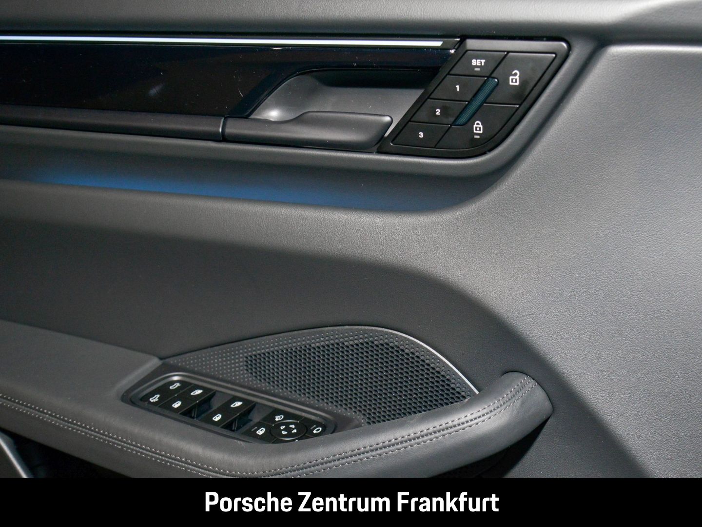 Porsche Macan 4 Surround-View InnoDrive LED-Matrix