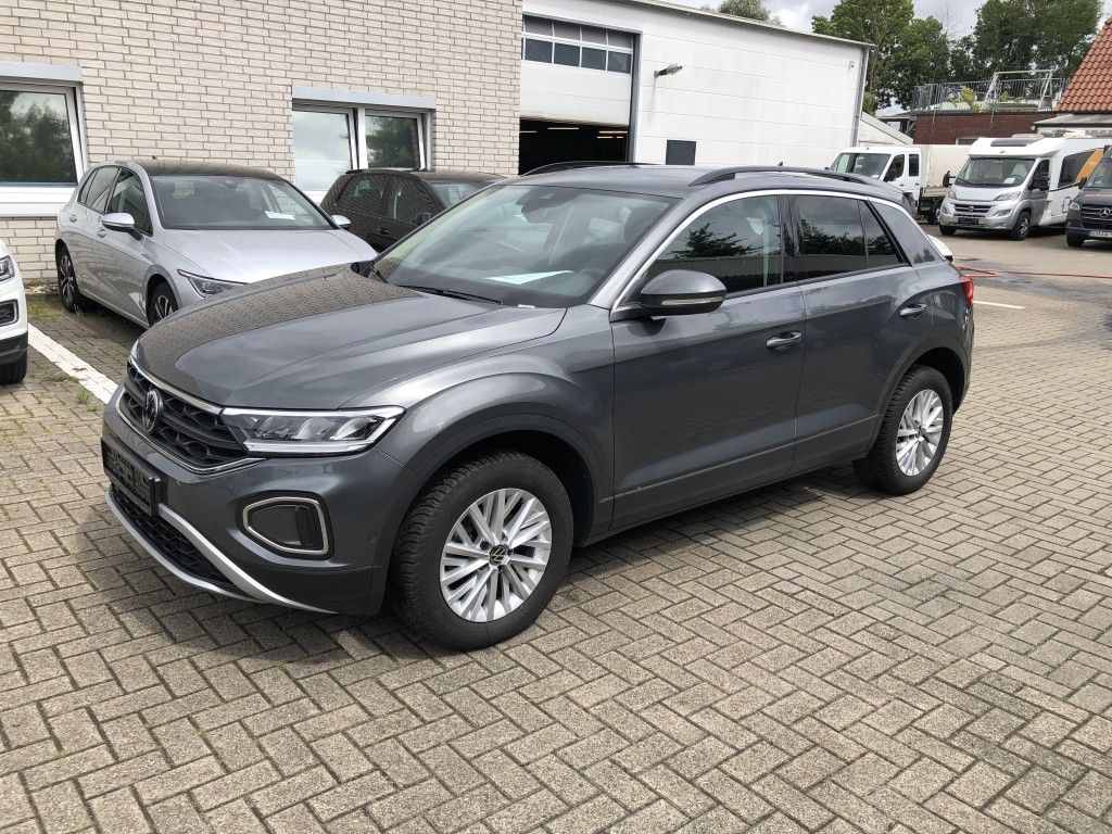 Volkswagen T-Roc 1.0 Life - Samsaru's Car Outlet