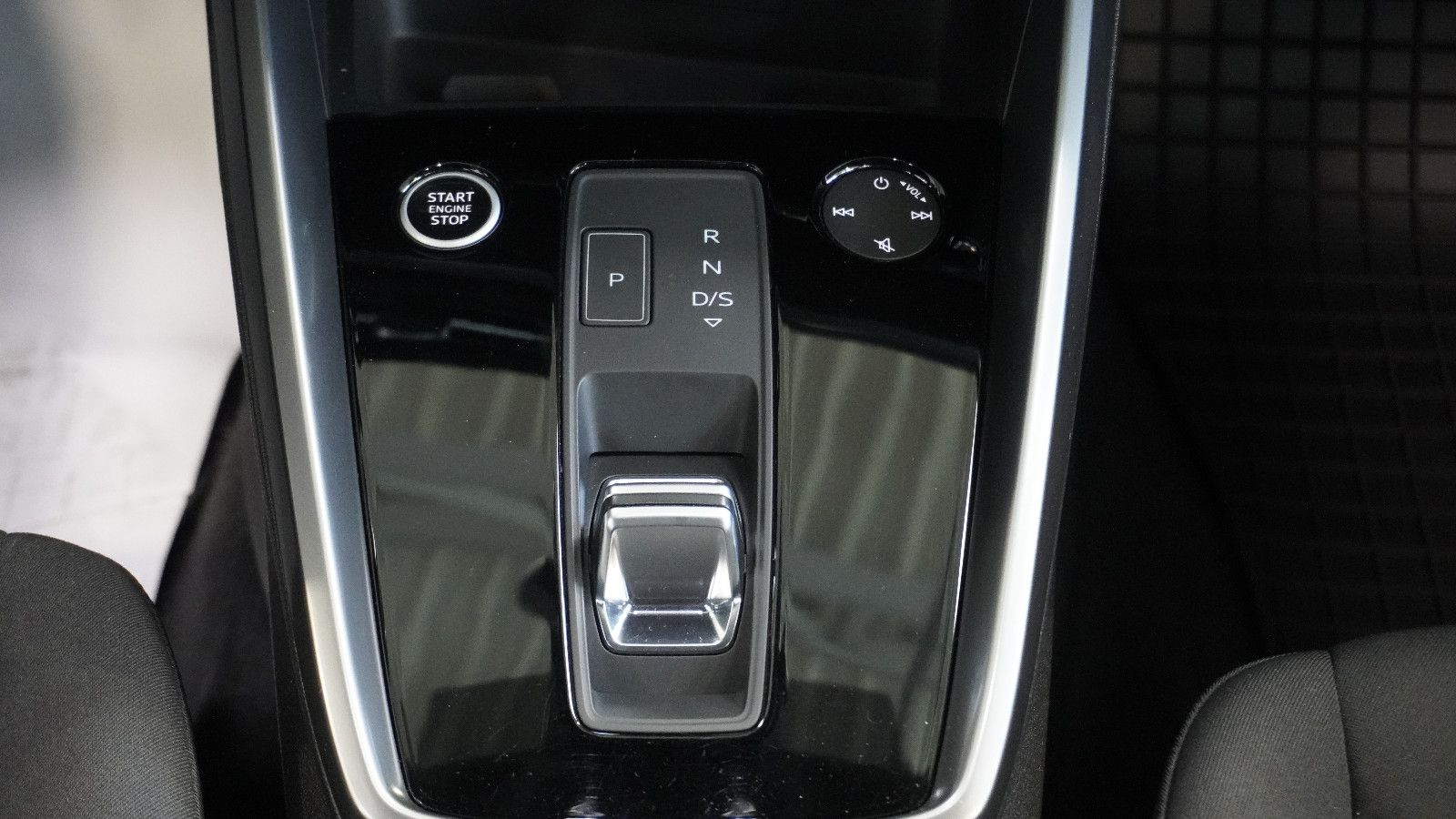 Audi A3 Sportback 30 TFSI advanced - Samsaru's Car Outlet