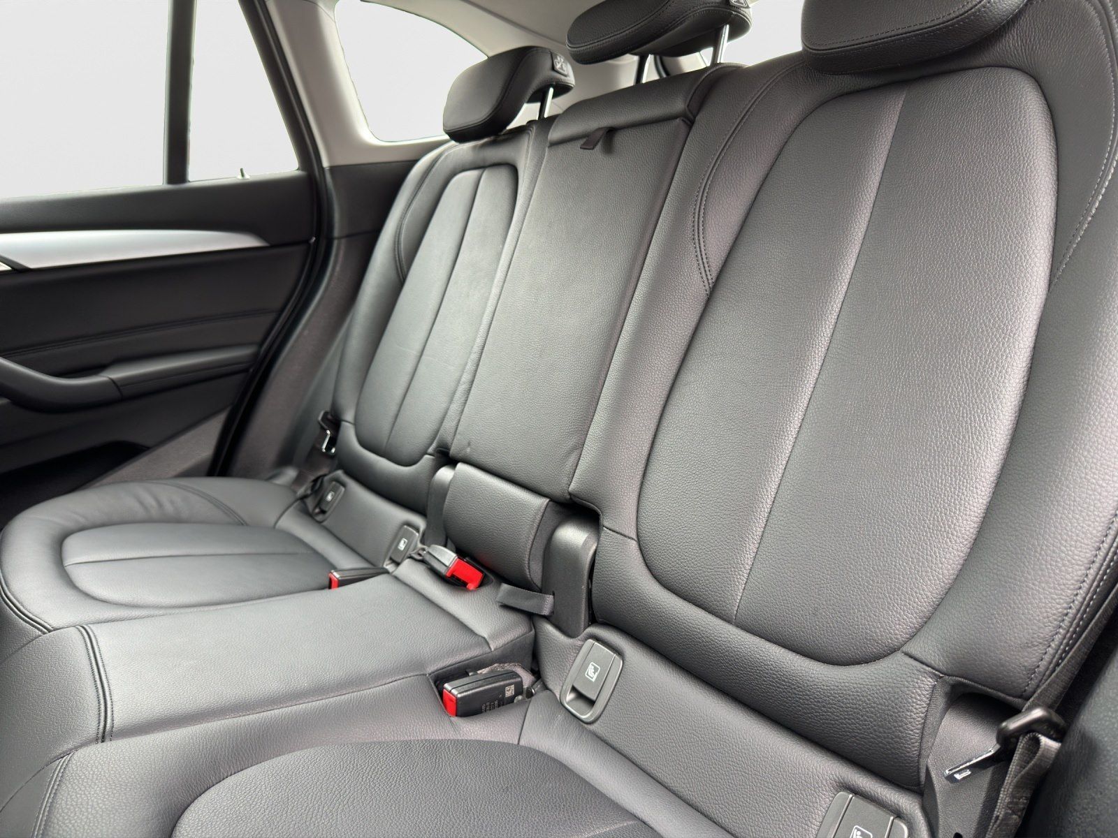 BMW X1 xDrive25e AHK PLUS - Samsaru's Car Outlet