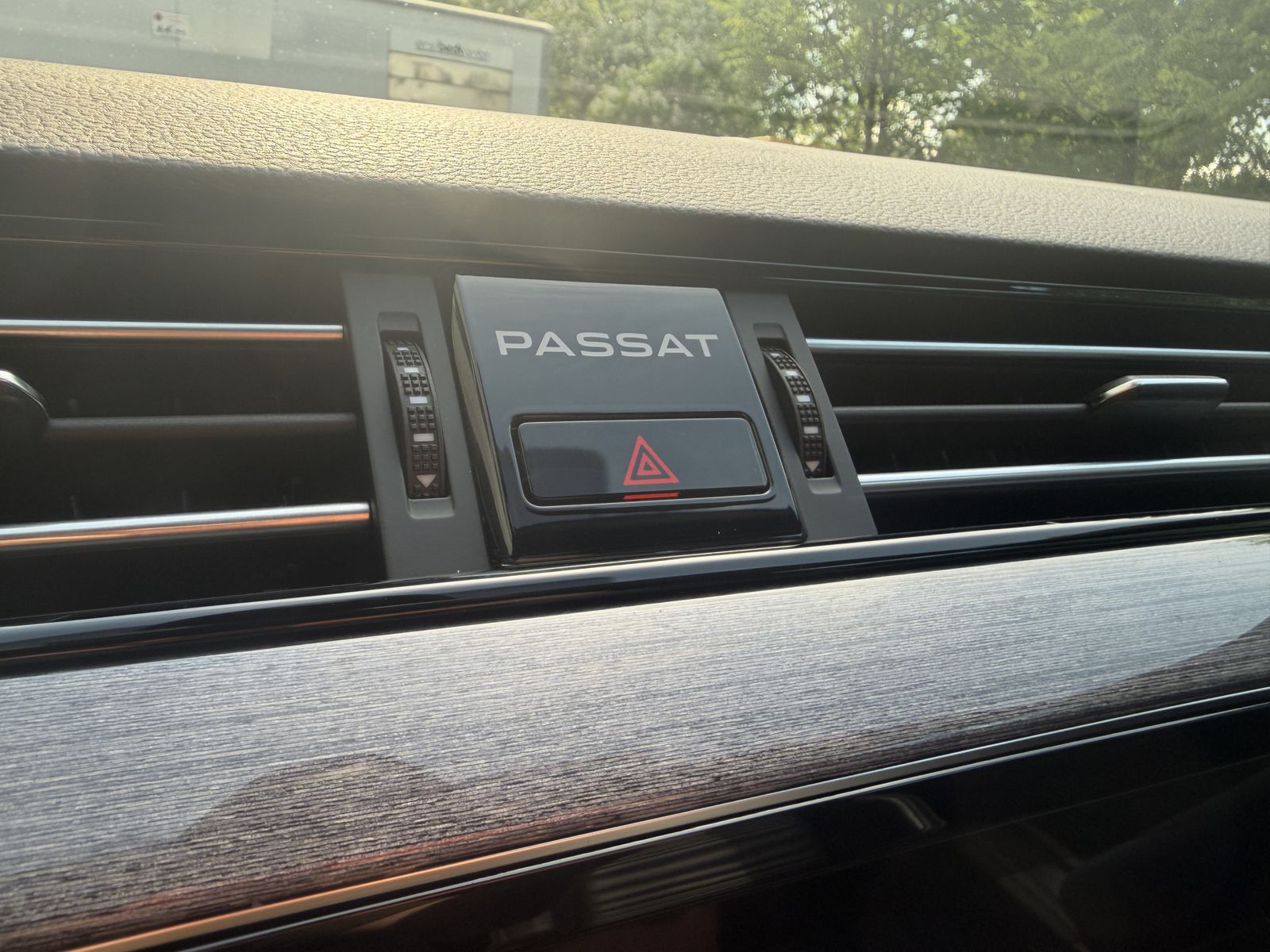 Volkswagen Passat R-Line LED Virtual Pano Massage H&K AHK