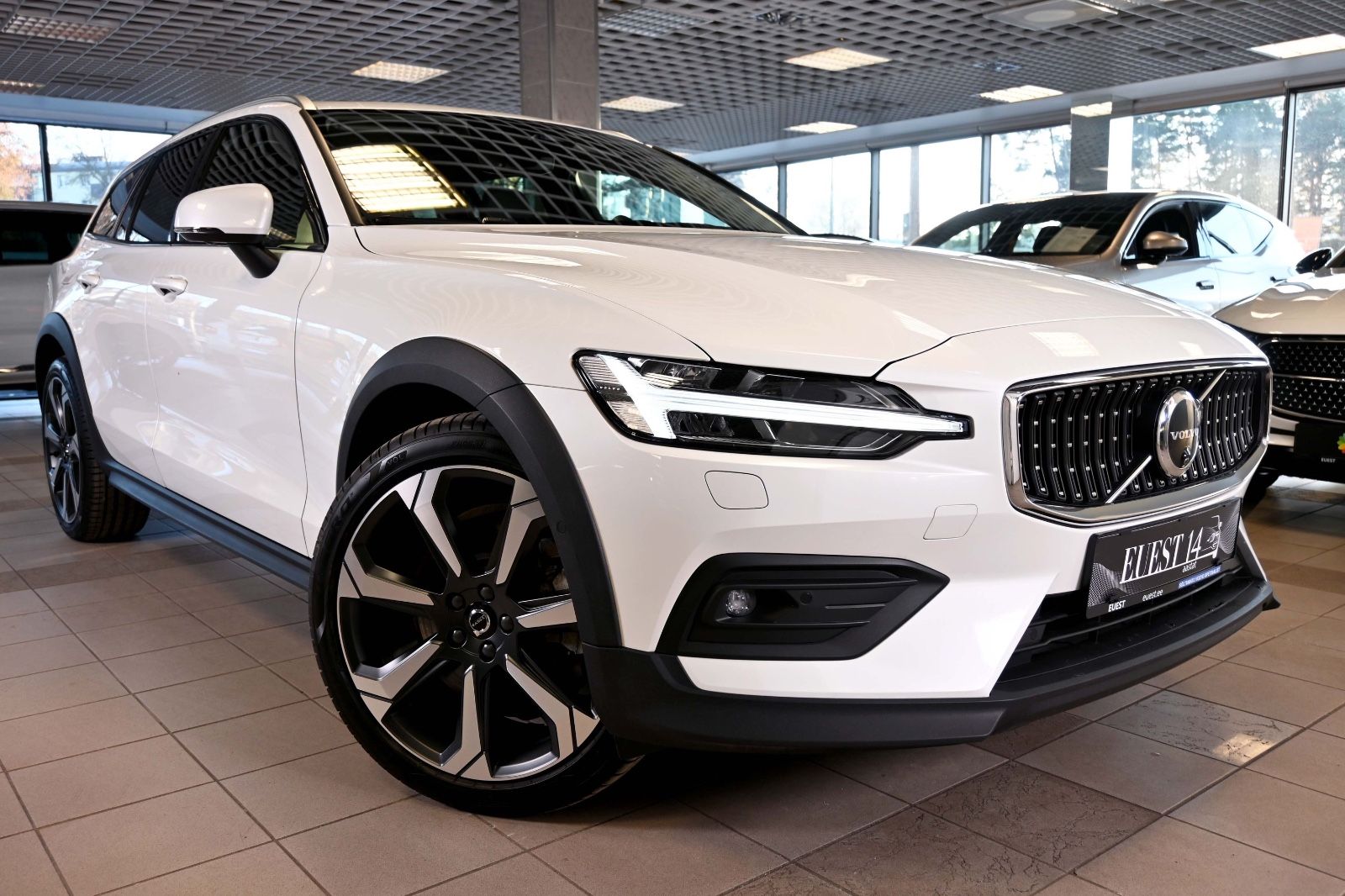 Volvo V60 Cross Country B&W HUD MASSAGE ULTIMATE FULL