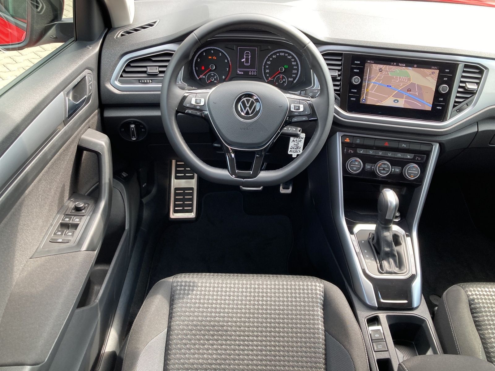 Volkswagen T-Roc TSI DSG Active - Samsaru's Car Outlet