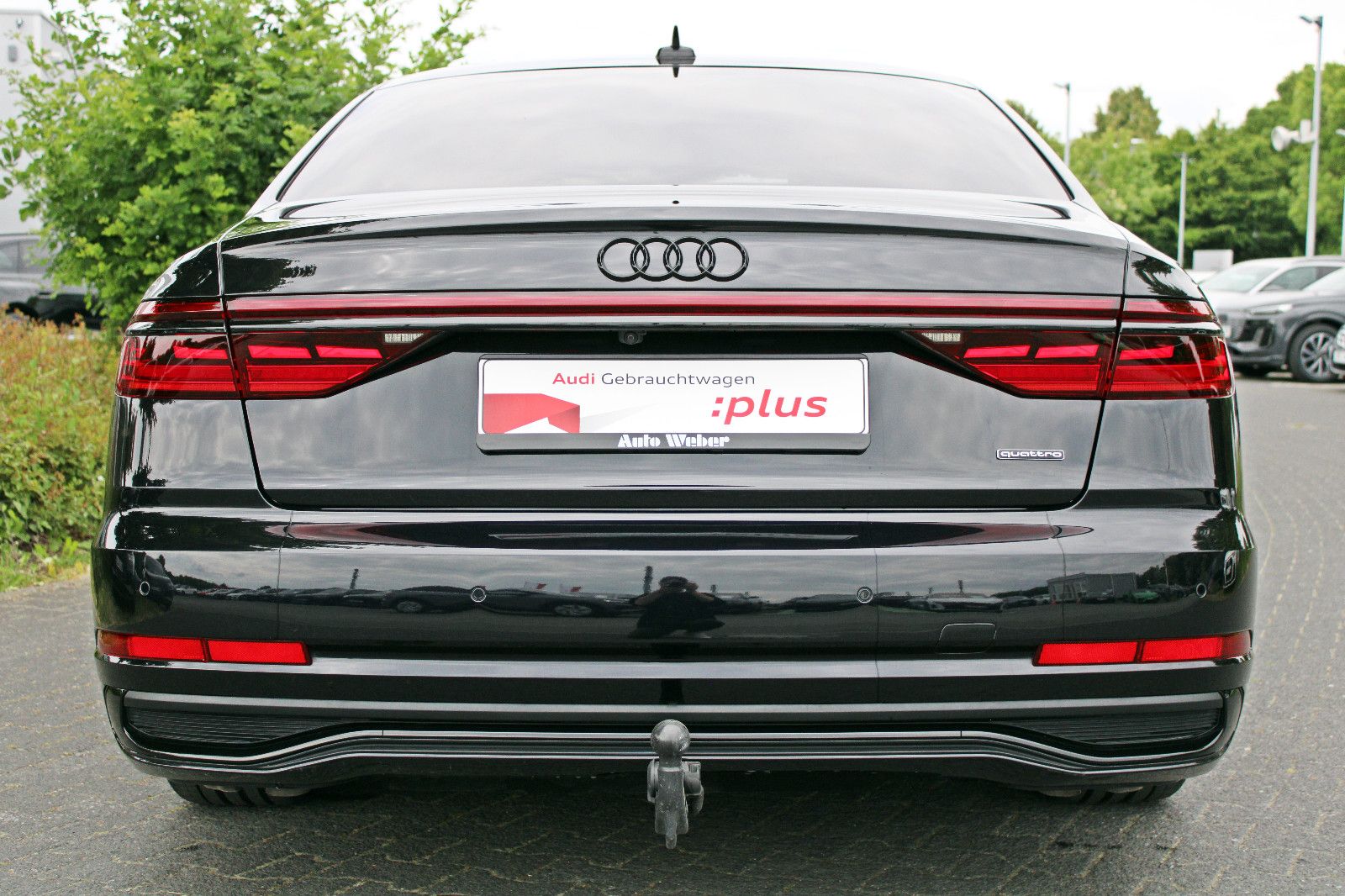 Audi A8 Lang 55TFSI PANO AHK FONDPAKET DIGITAL LED" → "Audi A8 Lang 55TFSI - Samsaru's Car Outlet