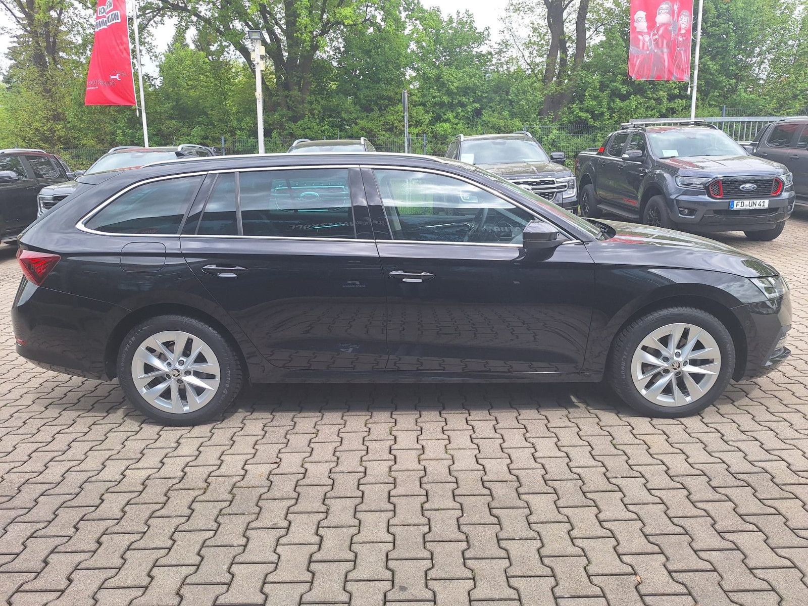 Skoda Octavia 2.0TDI DSG Combi - Samsaru's Car Outlet