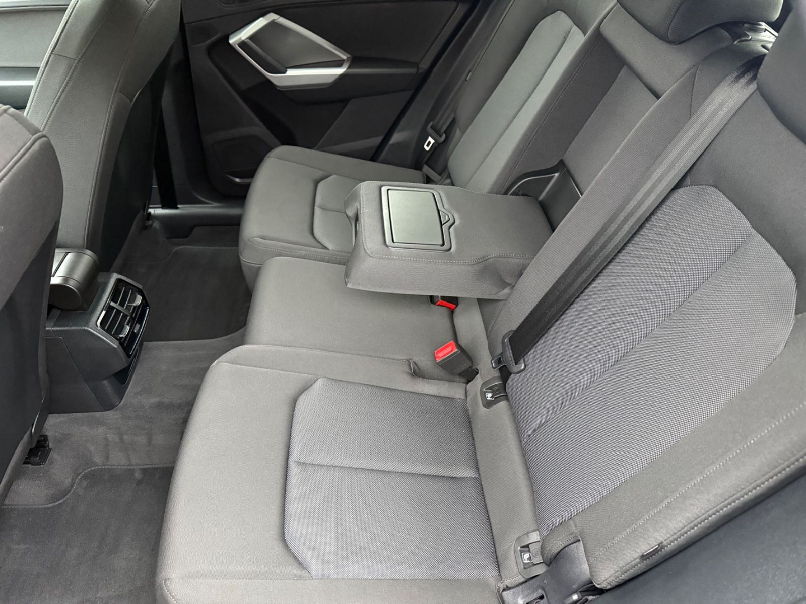 Audi Q3 45TFSI quattro S line*MATRIX-LED*VIRTUAL*NAVI