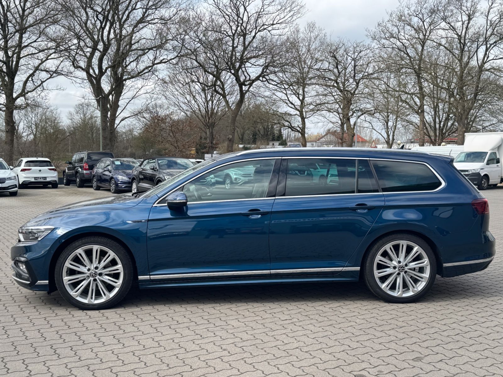 Volkswagen Passat Variant 2.0 TSI R-Line - Samsaru's Car Outlet