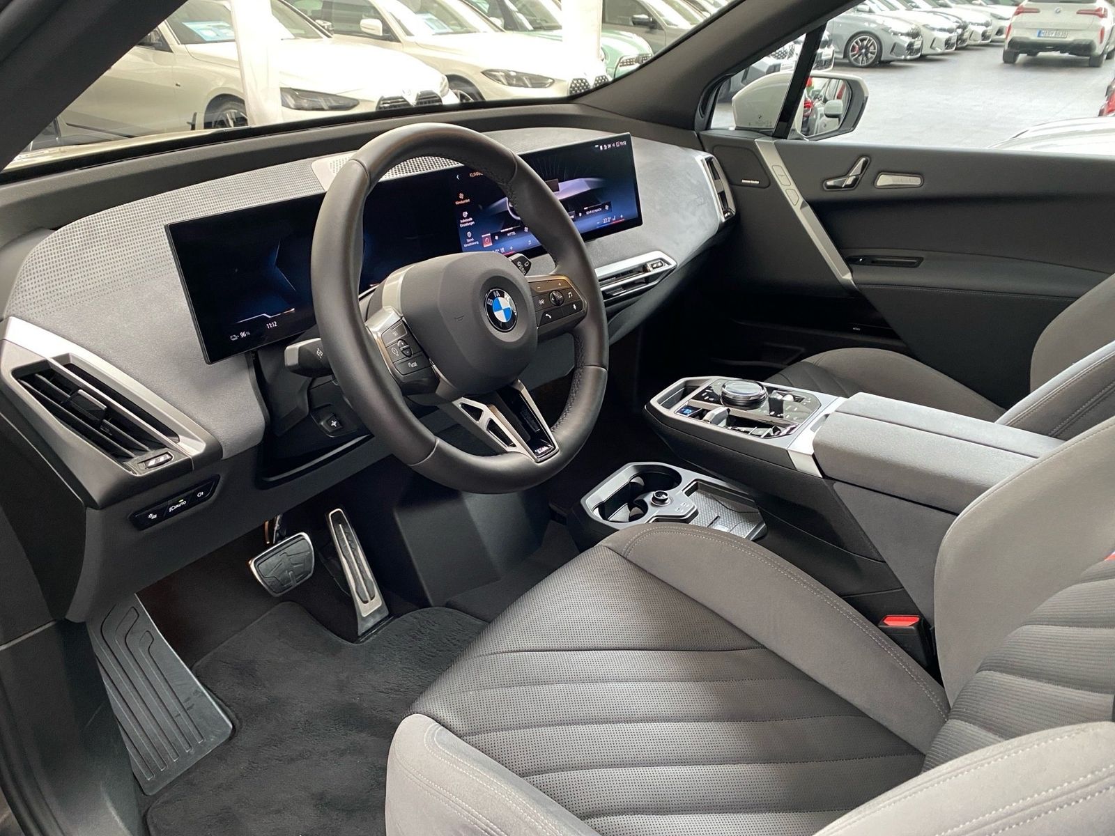 BMW iX xDrive60 M Sport Pro DA Prof. H/K 22´´ AHK
