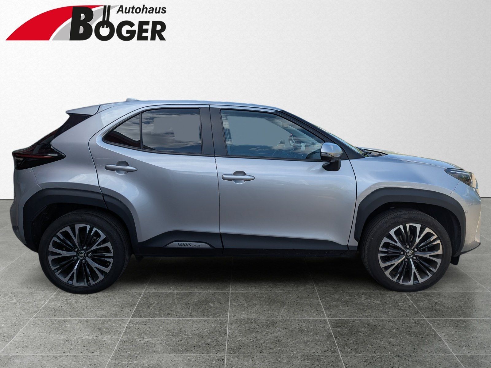 Toyota Yaris Cross 1,5 Hyb. Elegance *PANO 360° HUD*