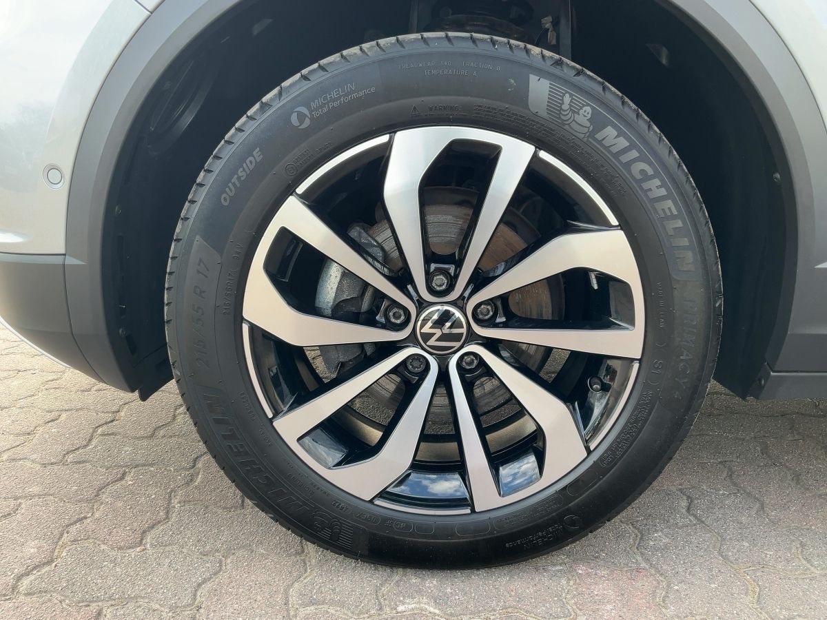 Volkswagen T-Roc - Samsaru's Car Outlet