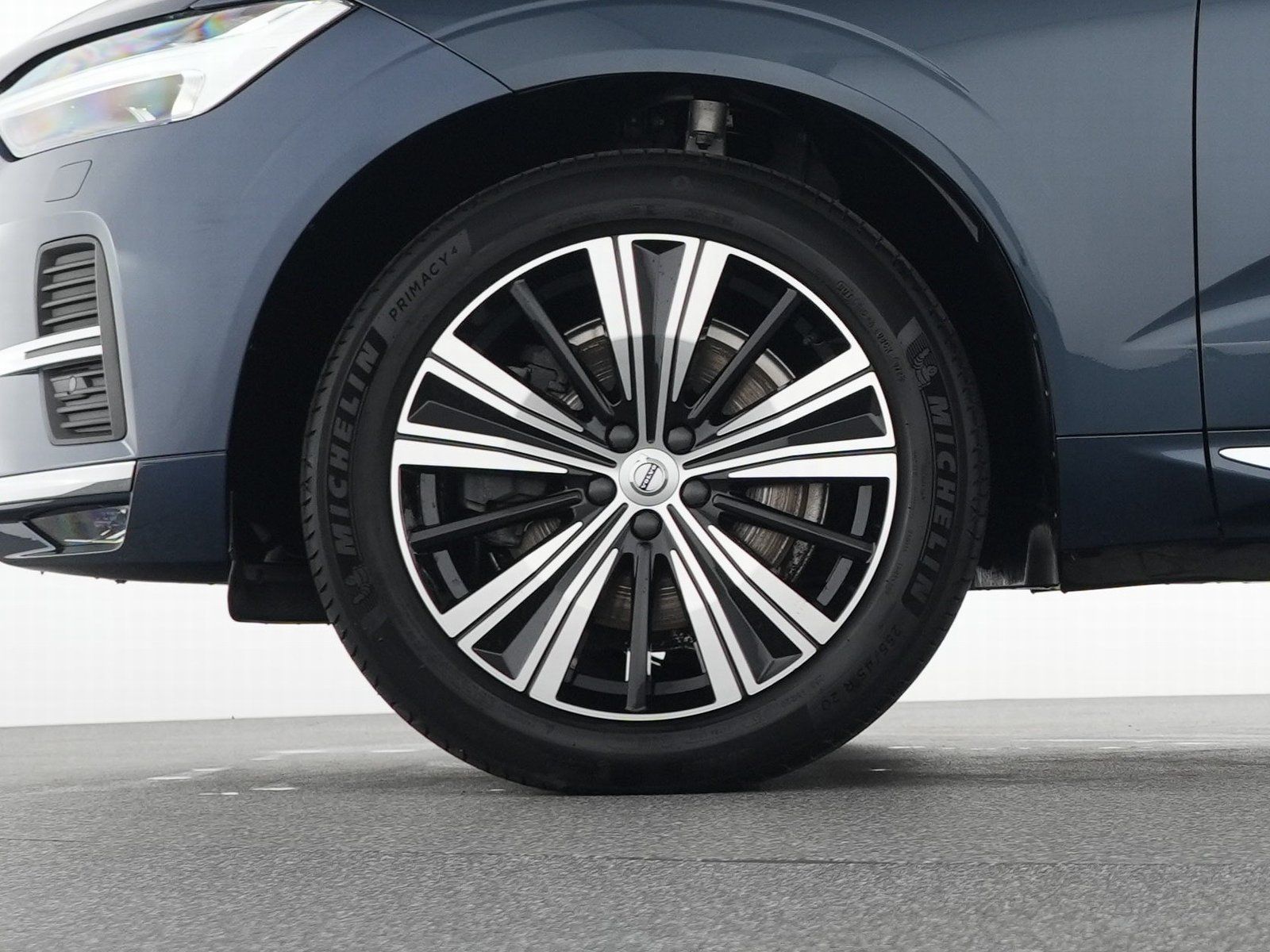 Volvo XC60 B5 AWD Ultimate Bright SONDERFINANZ: 1,99%*