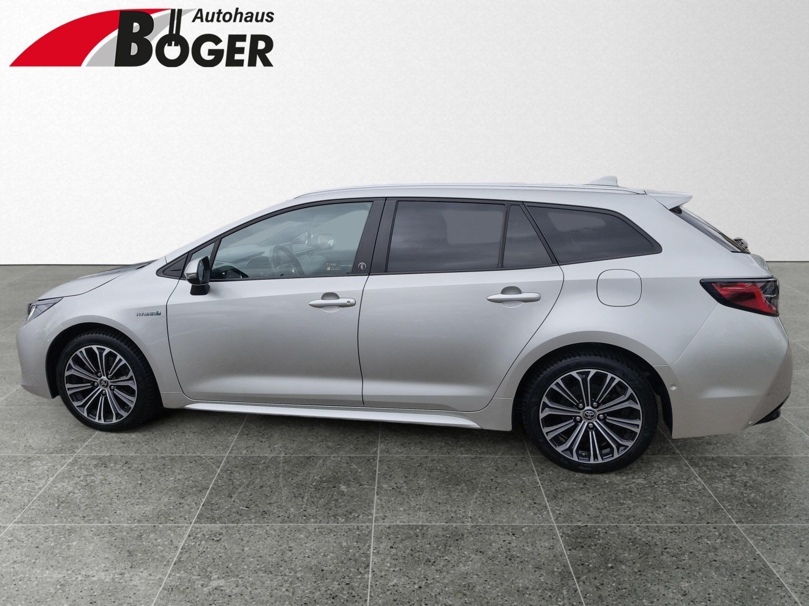 Toyota Corolla Touring Sports 2.0 Hybrid Team D *Allwet - Samsaru's Car Outlet