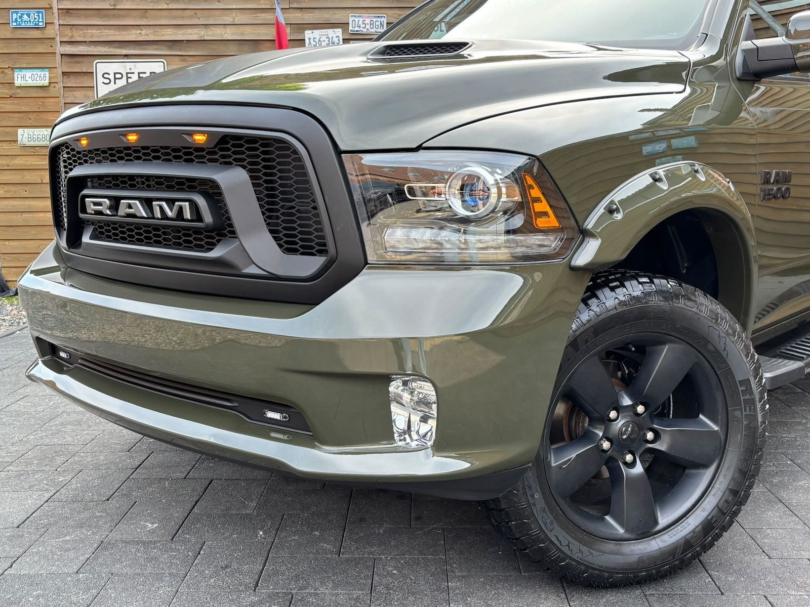 Dodge RAM 1500 5,7L Warlock 4x4 LEDER AHK LED