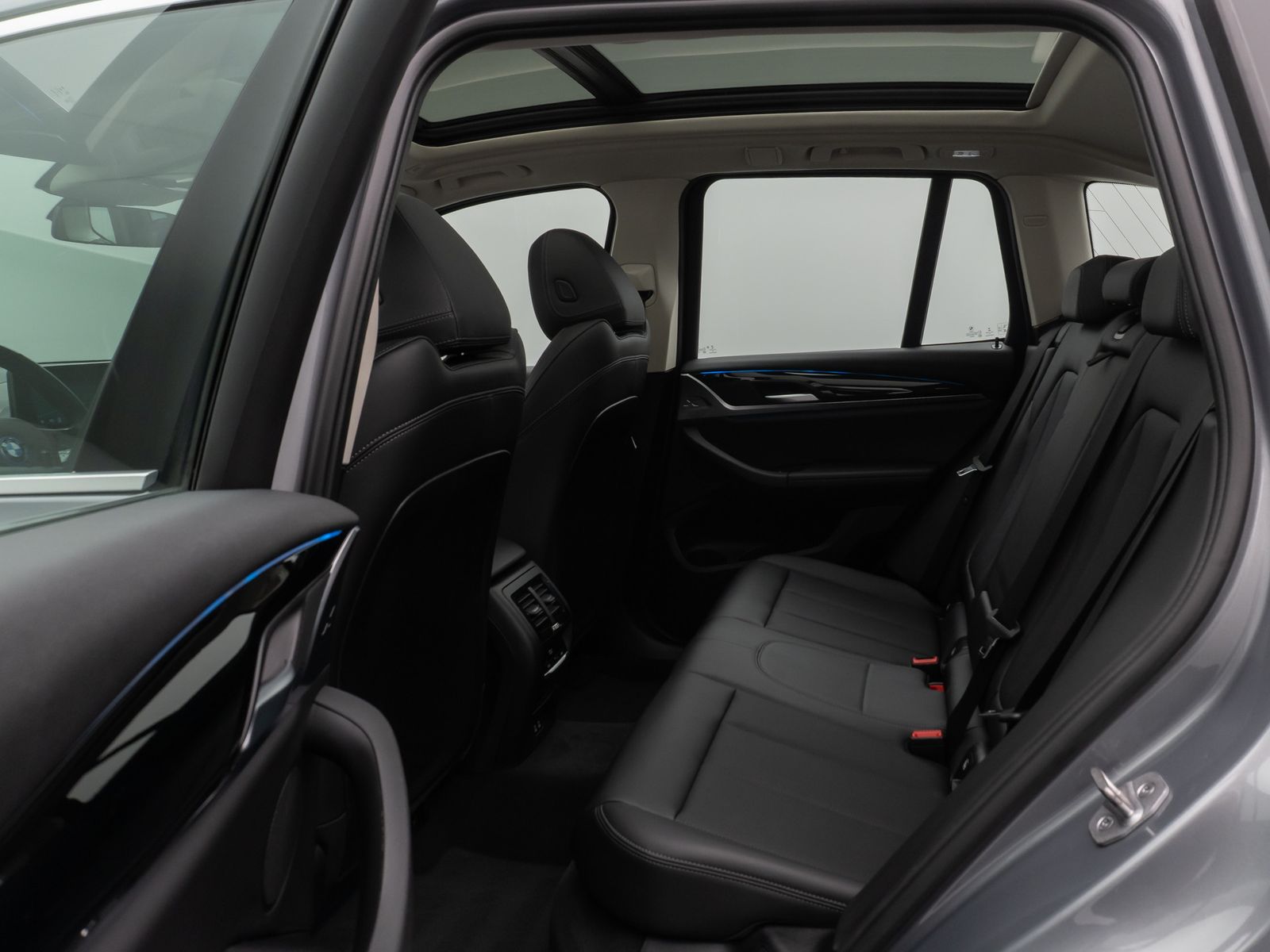 BMW X3 xD30e Panorama Kamera DAB HiFi Lenkrhz Sport