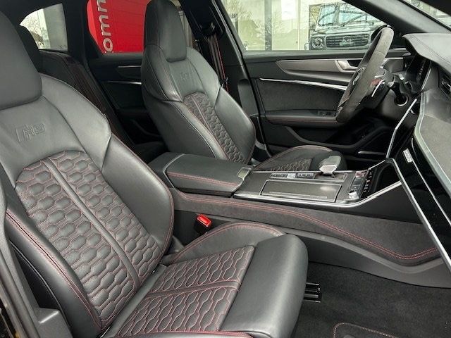 Audi RS6 Performance/Black-Red/22"/Pano/B&O