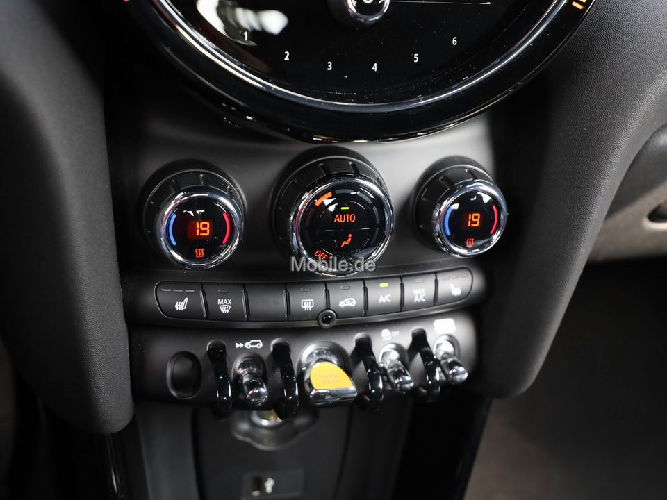 MINI Cooper SE Classic - Samsaru's Car Outlet