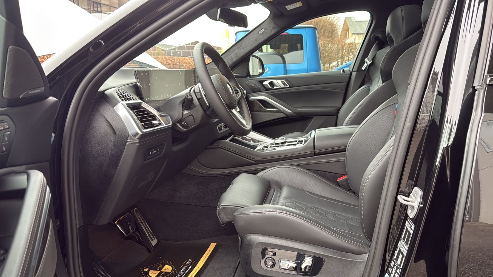 BMW X6 40 i xDrive M Sport - Samsaru's Car Outlet