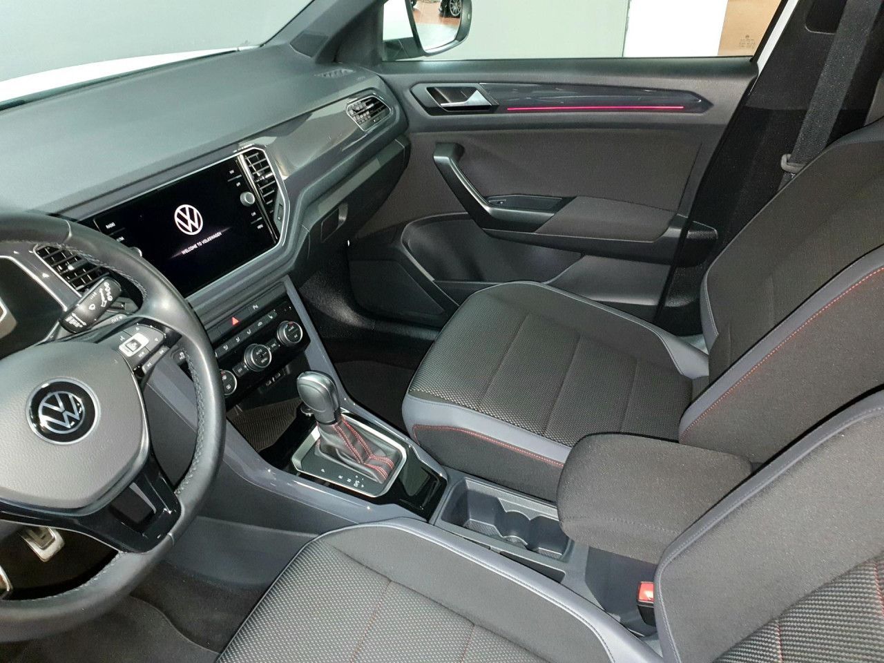 Volkswagen T-Roc 1.5 TSI DSG - Samsaru's Car Outlet
