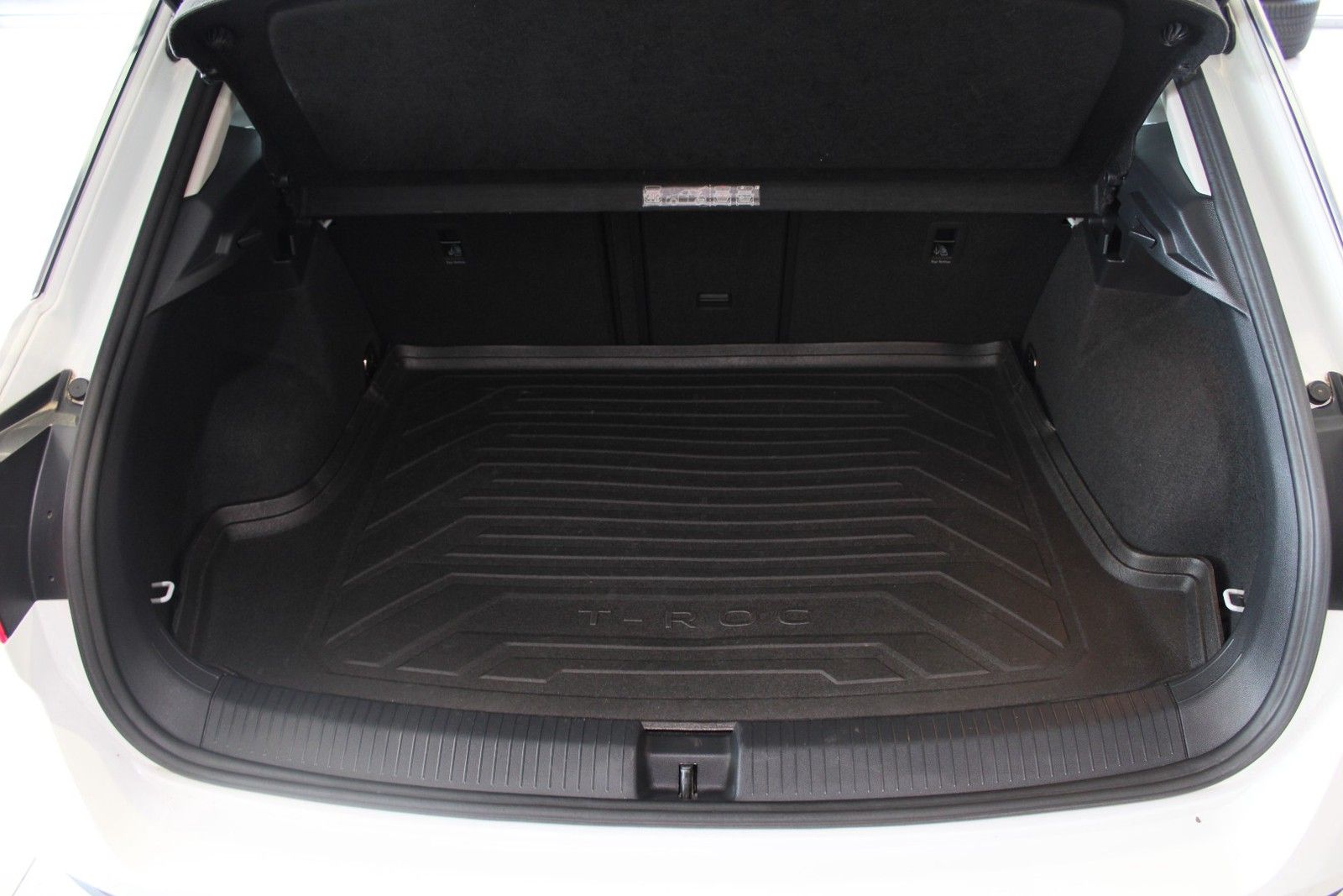 Volkswagen T-Roc 1.5 TSI DSG - Samsaru's Car Outlet