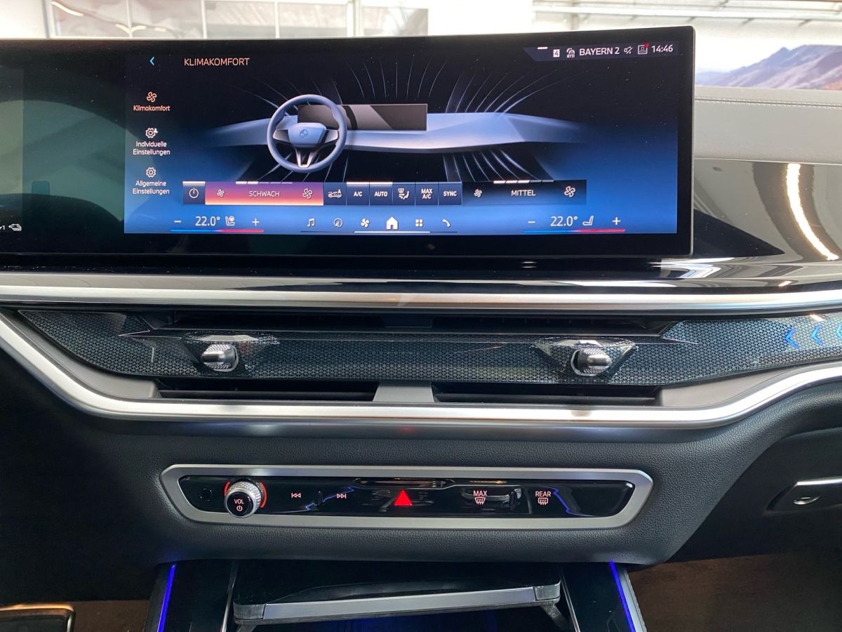 BMW X5 xDrive50e M-Sport B&W KeyLess Pano AHK Air AS