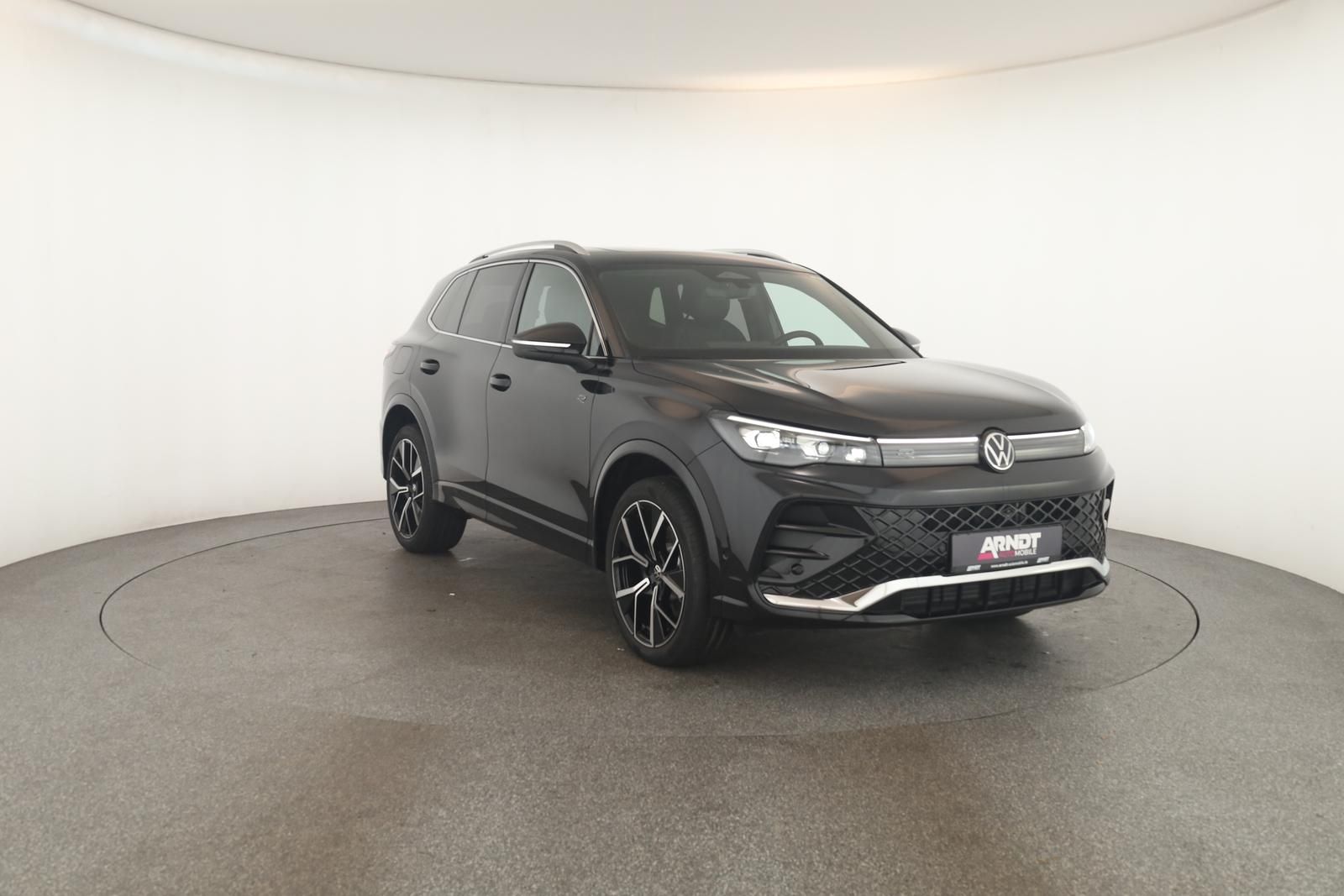 Volkswagen Tiguan 2.0 TDI 4M DSG R-Line Leder Pano Navi 360