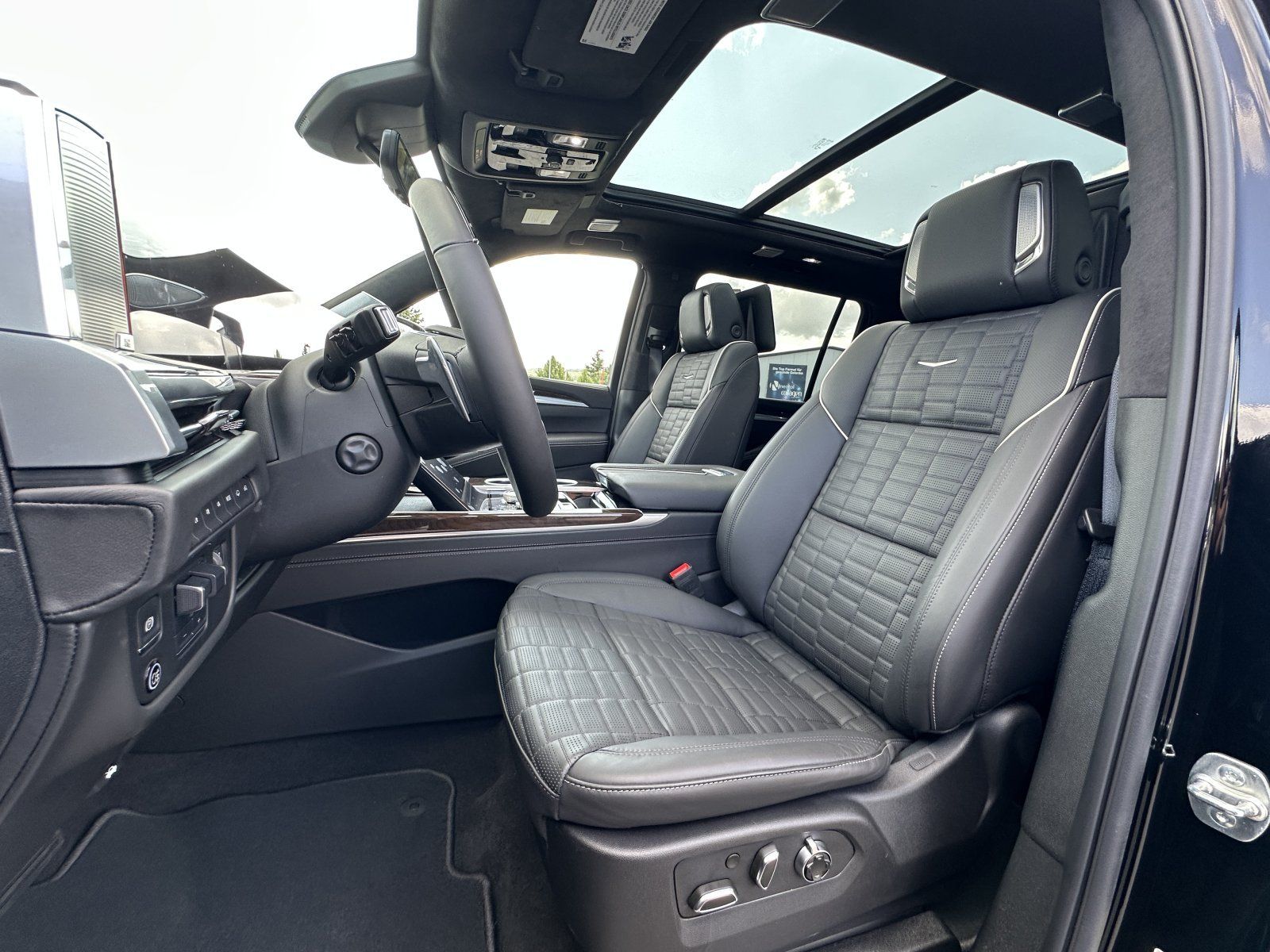 Cadillac Escalade   MY25 ESV Sport Platinum Langversion