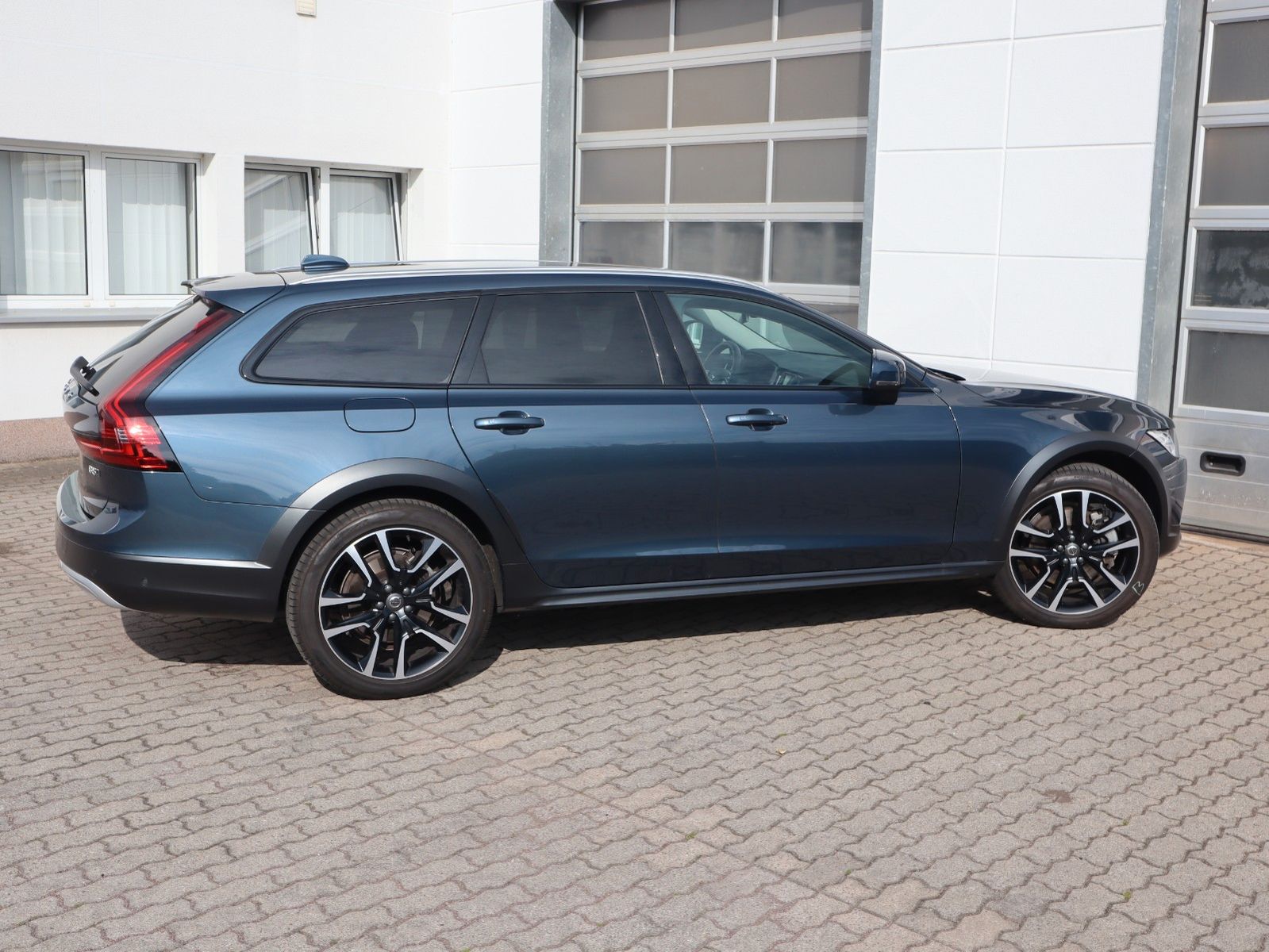 Volvo V90 Cross Country Plus B5 AWD*Standh*AHK*360°