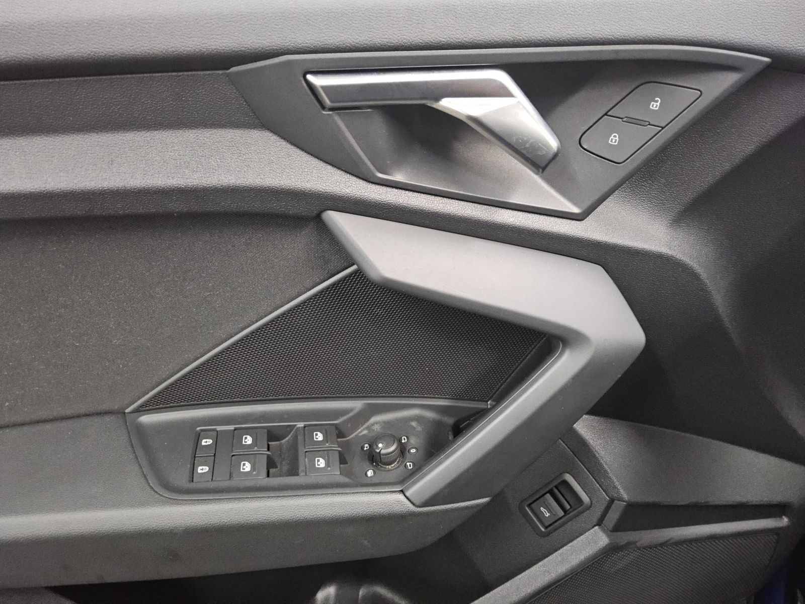 Audi A3 Lim. 30 TFSI advanced Navi LED vc Sound RFK