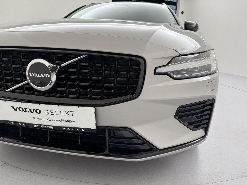 Volvo V60 T8 Ultra Dark Recharge Plug-In Hybrid AWD