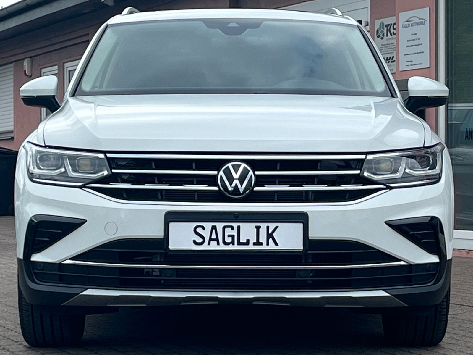 Volkswagen Tiguan 2.0 TDI DSG Top-Ausstattung - Samsaru's Car Outlet