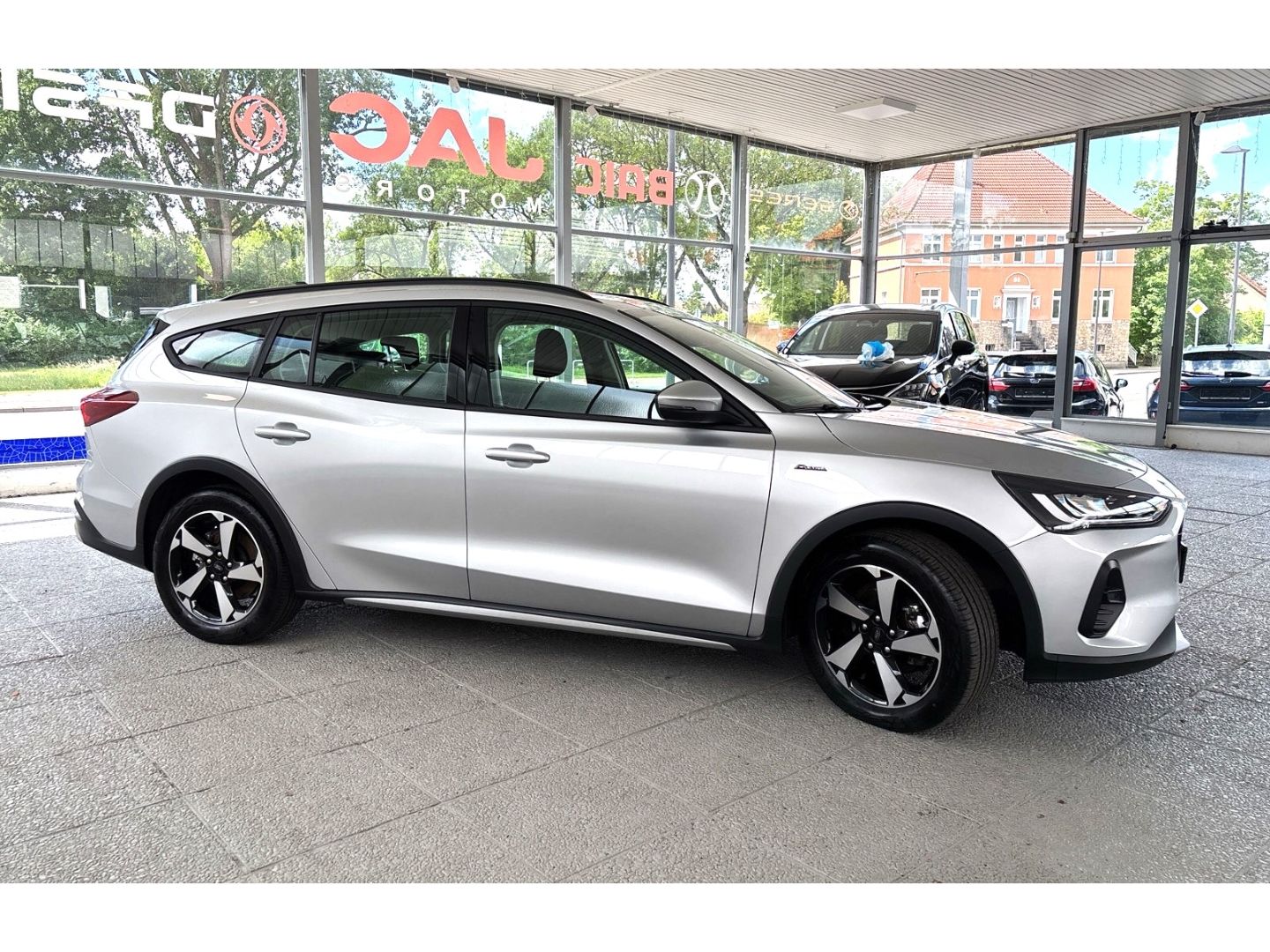 Ford Focus Turnier Active 1.0 EcoBoost MHEV Aut. AHK