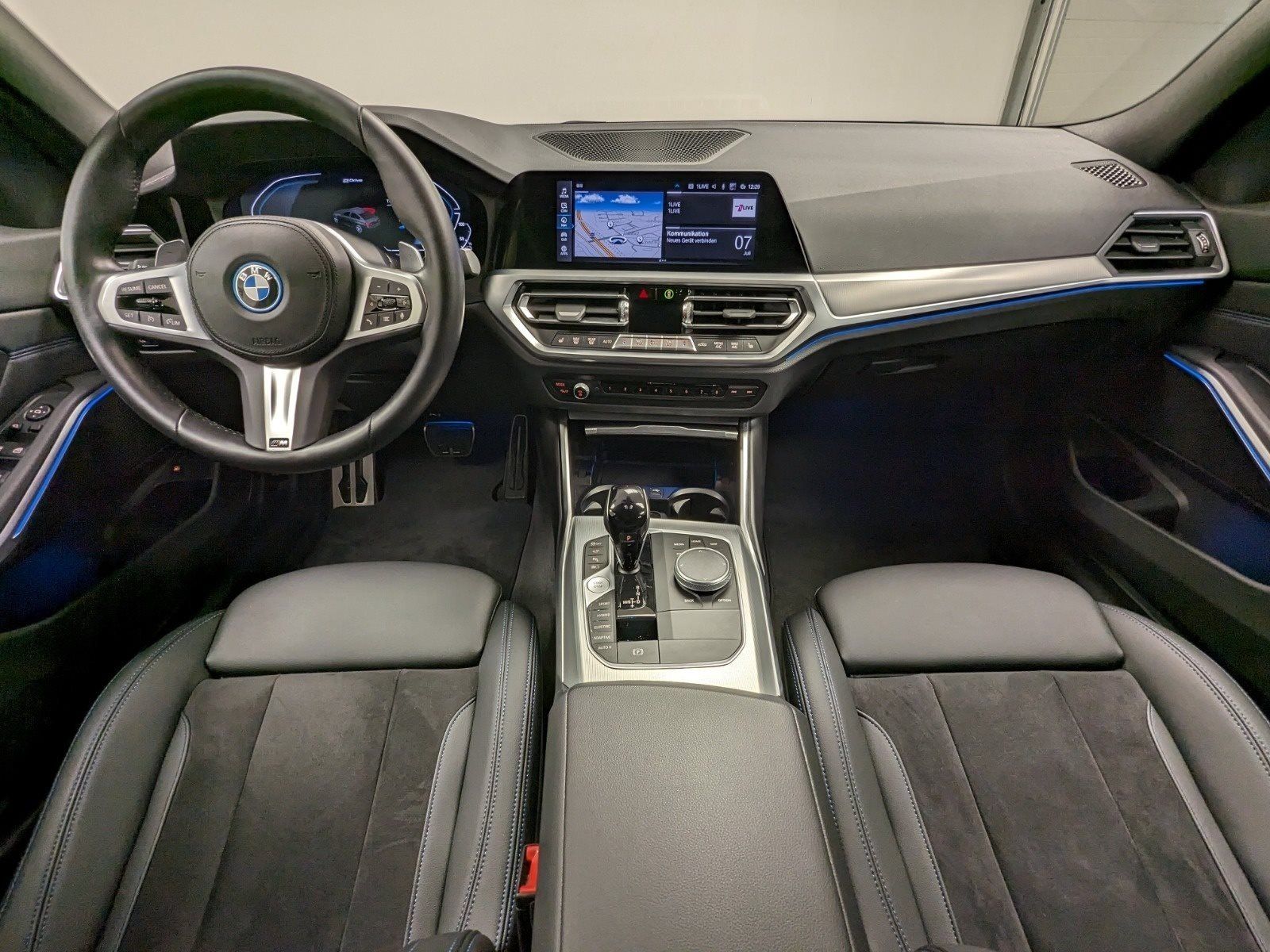BMW 330e M Sport - Samsaru's Car Outlet