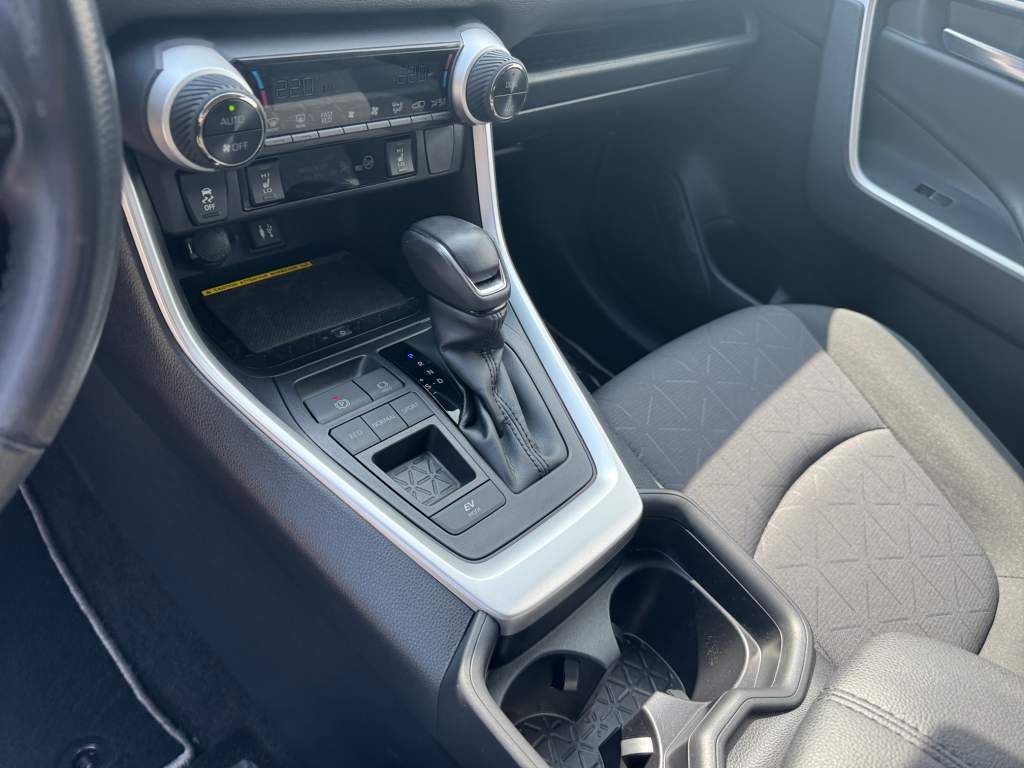 Toyota RAV 4 2.5 4x2 Hybrid Club - Samsaru's Car Outlet