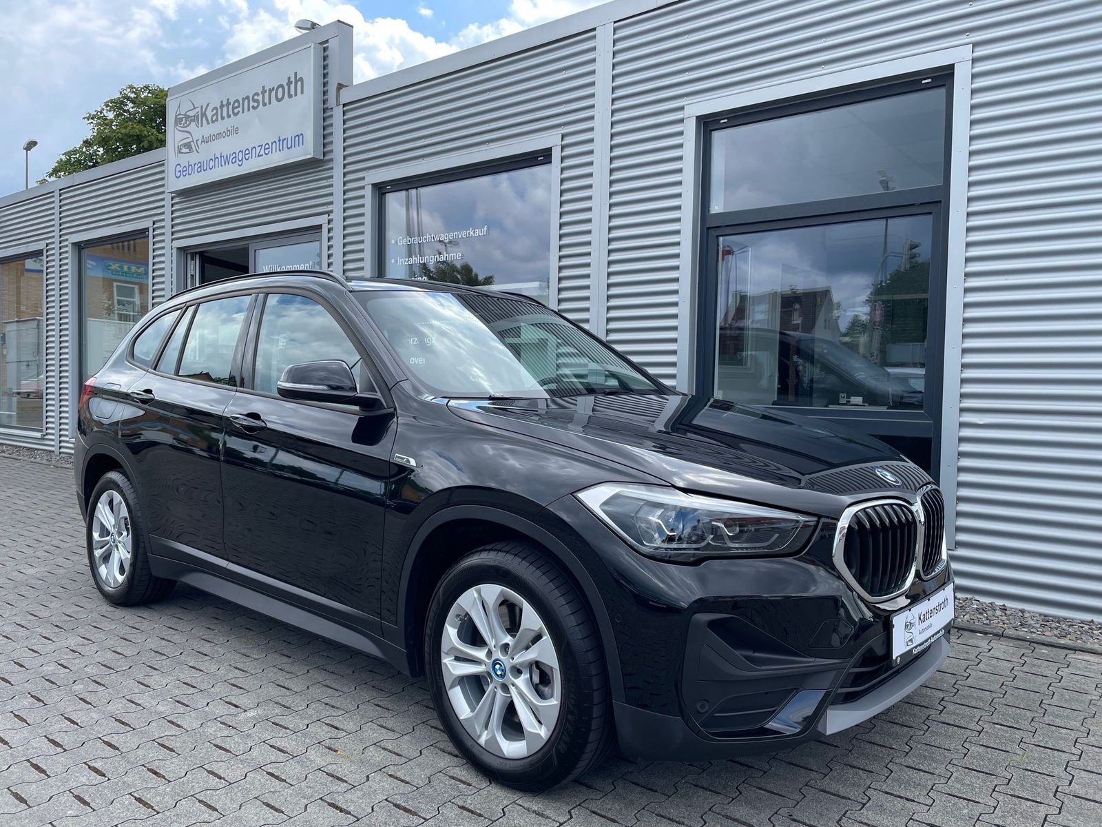 BMW X1 xDrive25e Advantage - Samsaru's Car Outlet