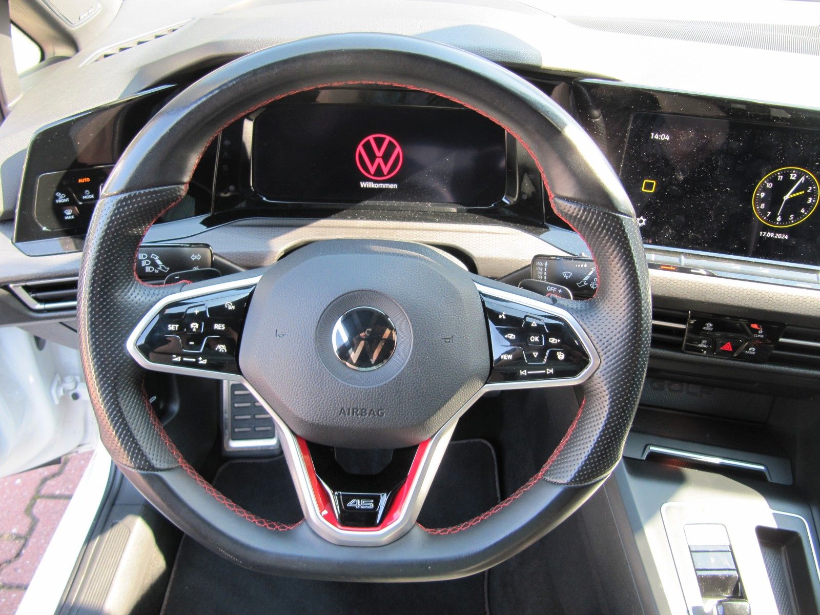 Volkswagen Golf 2.0 GTI - Samsaru's Car Outlet