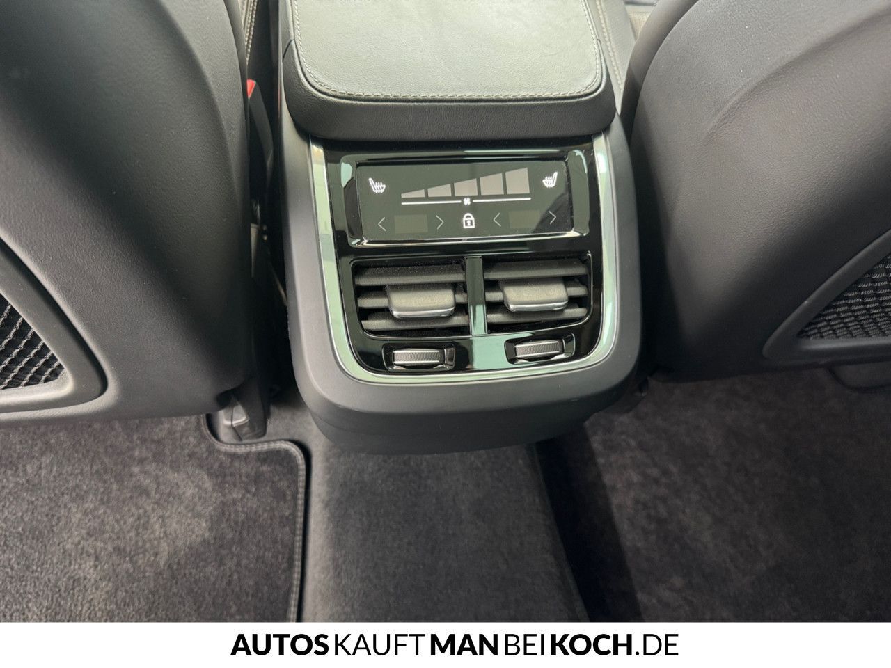 Volvo XC90 B6 AWD Ultimate Dark HIGH-END StandHzg