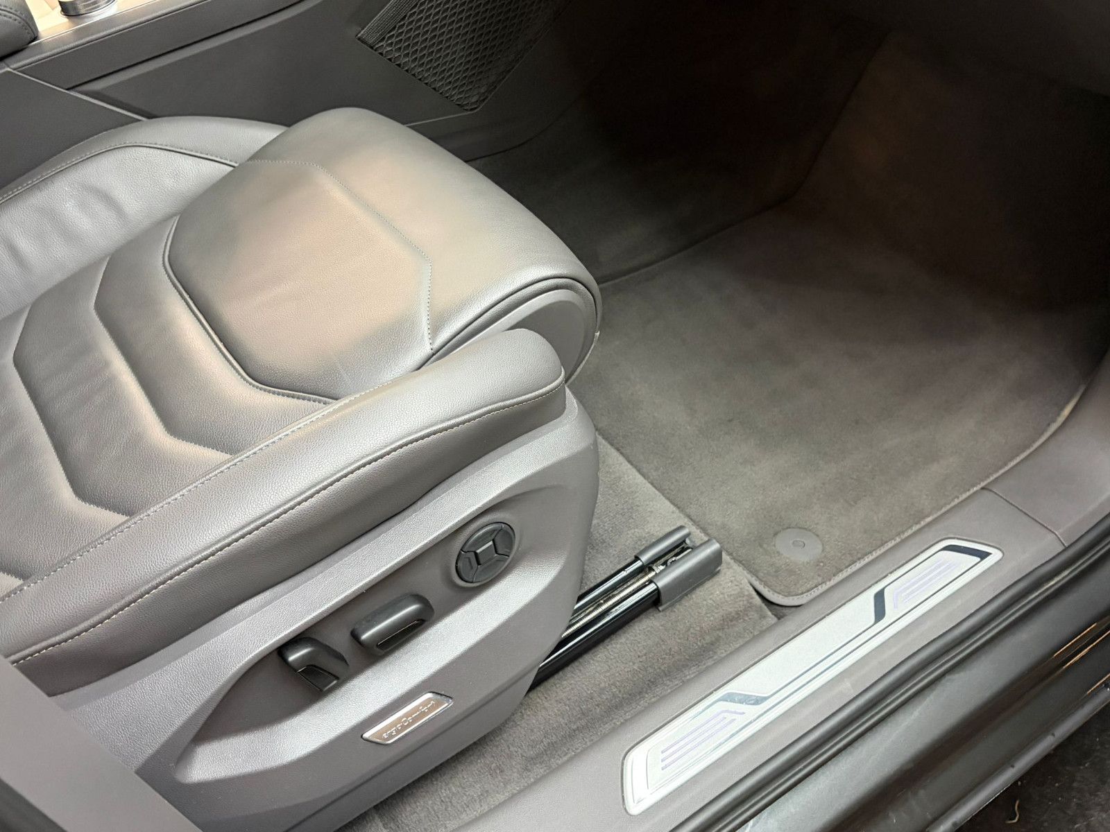 Volkswagen Touareg Atmosphere 4Motion virtual Memory AHK