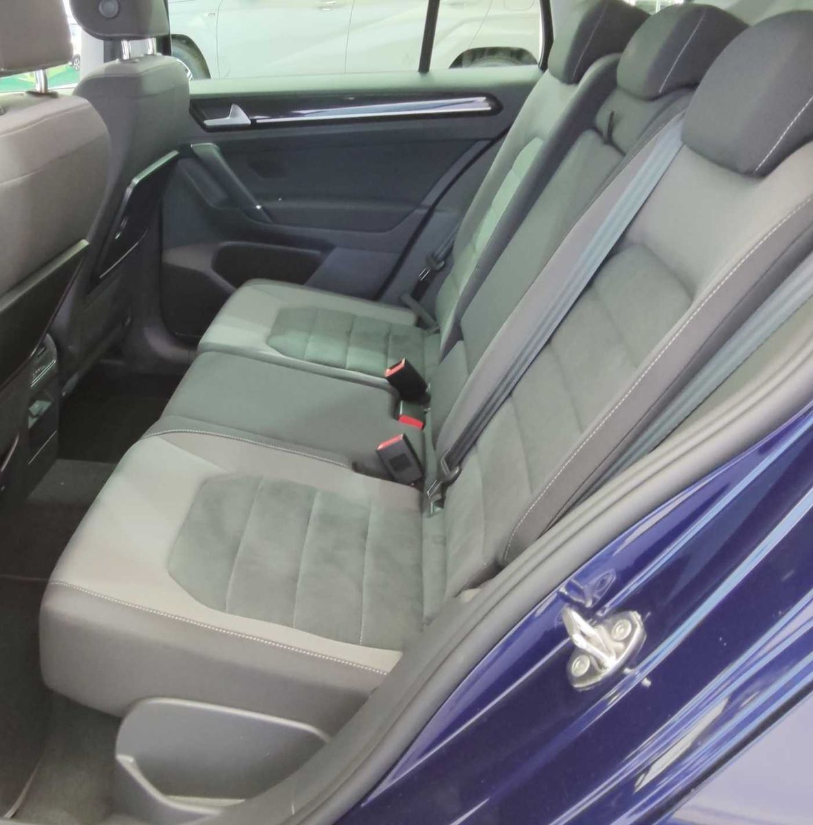 Volkswagen Golf VII Sportsvan 1.5 TSI DSG Highline - Samsaru's Car Outlet