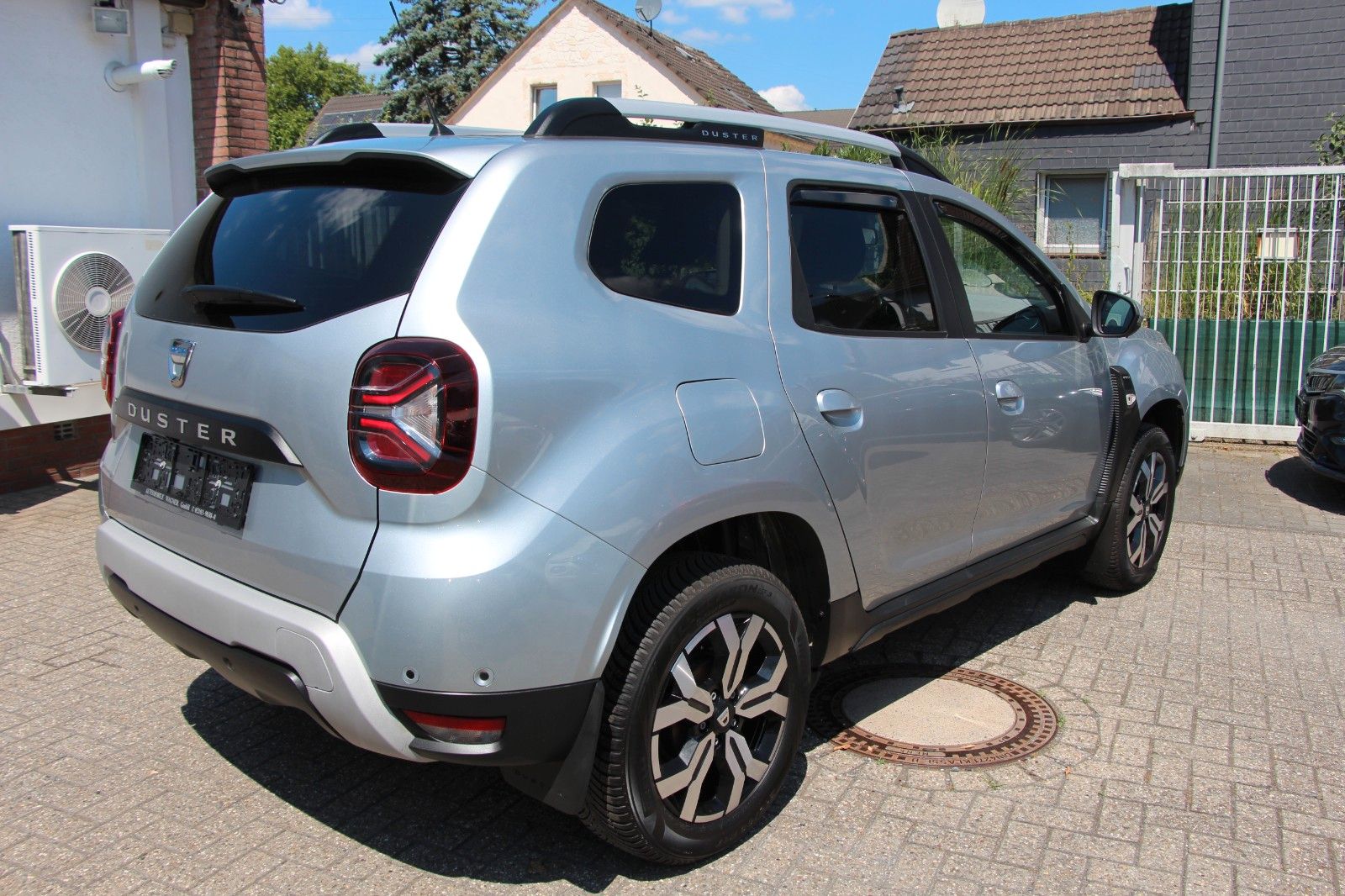 Dacia Duster TCe 150 4WD Prestige - Samsaru's Car Outlet