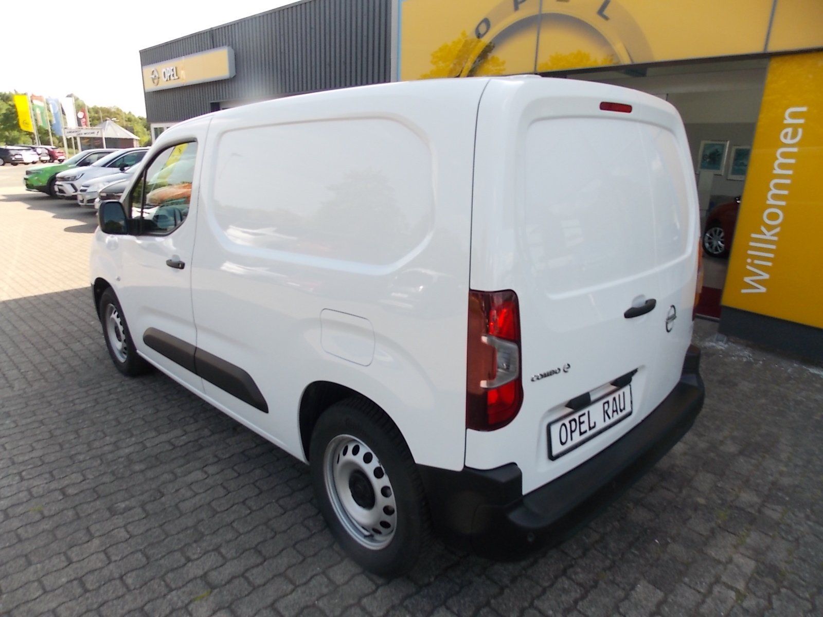 Opel Combo-e Cargo Edition - Samsaru's Car Outlet