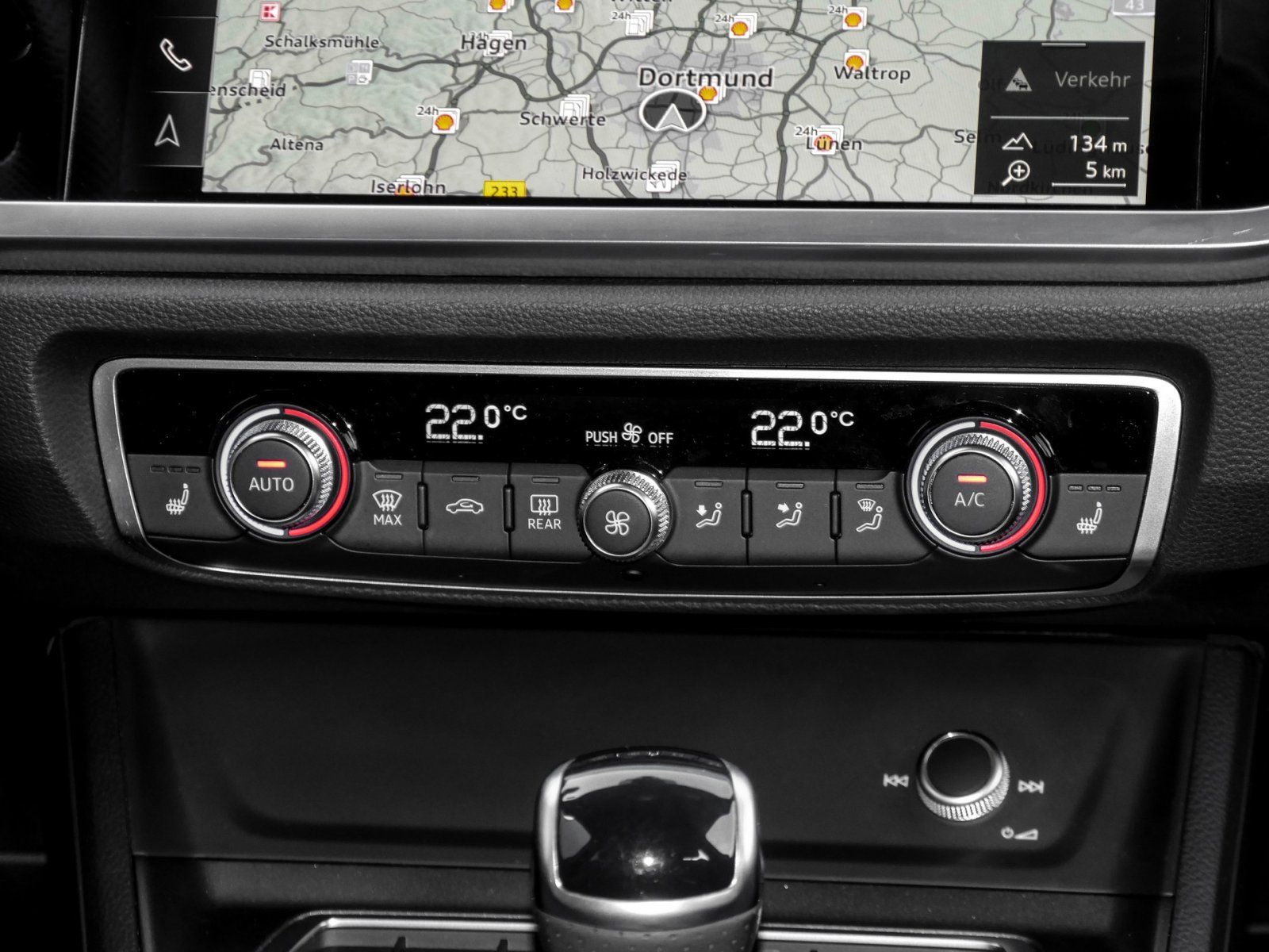 Audi Q3 35 S LINE BLACKPAK AHK CAM ACC ALU19 eKLAPPE
