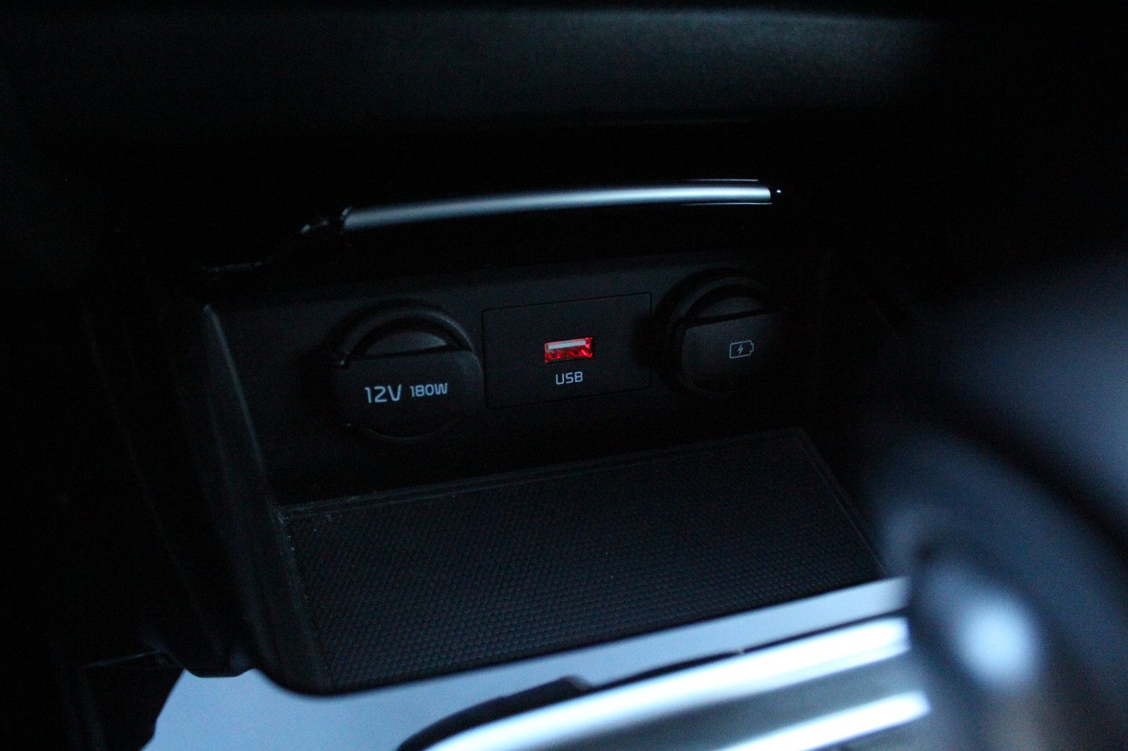 Kia Ceed Sportswagon Plug-in Hybrid Vision - Samsaru's Car Outlet
