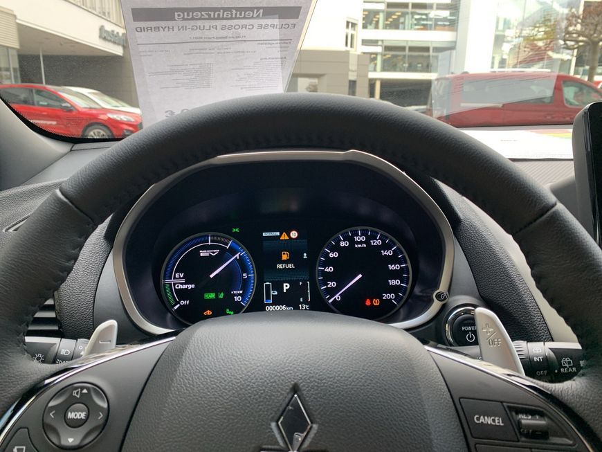 Mitsubishi Eclipse Cross Plug-In Hybrid 4WD Select